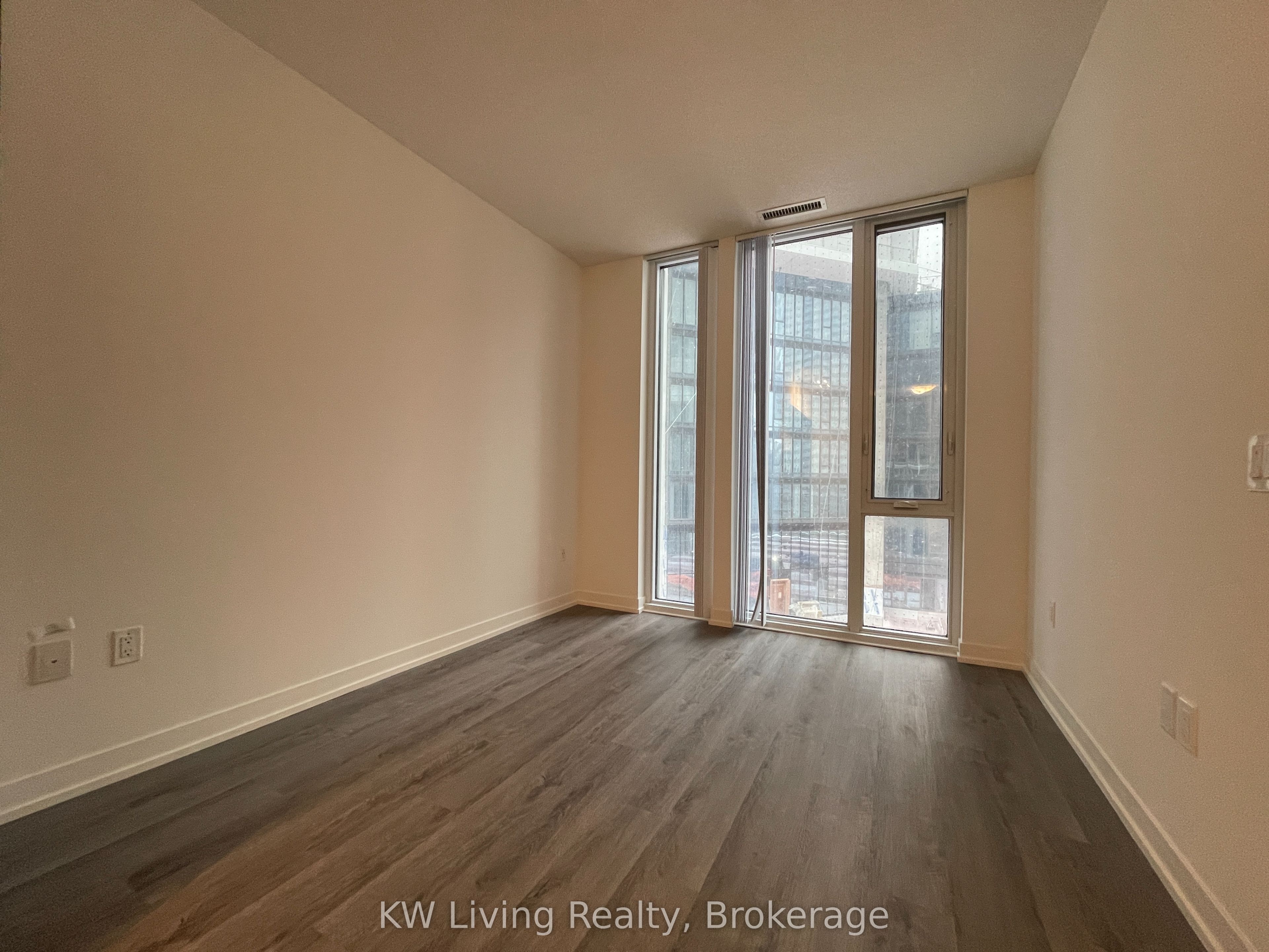 138 Downes Street 918, Toronto, ON M5E 0E4 photo 5