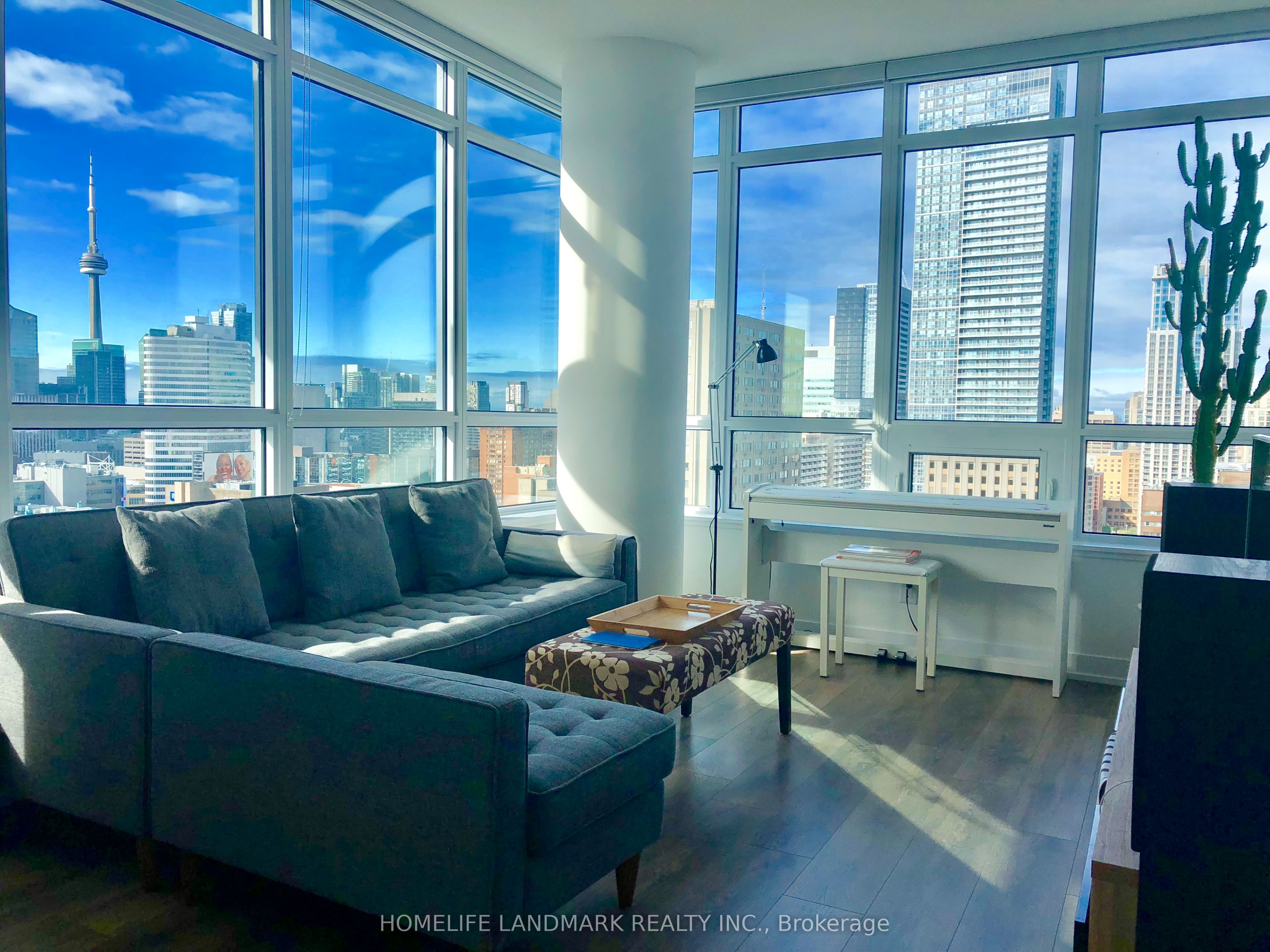 365 Church Street 2711, Toronto, ON M5B 0B5