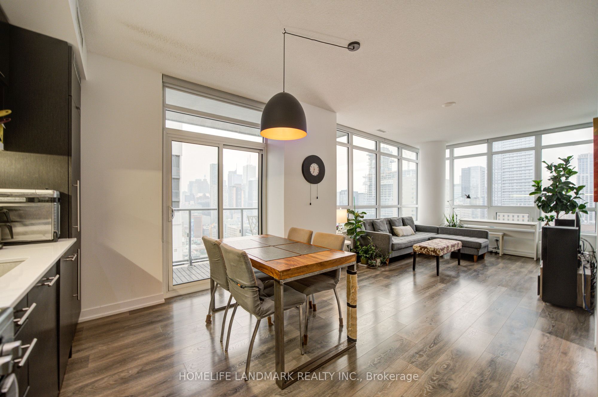 365 Church Street 2711, Toronto, ON M5B 0B5 photo 5