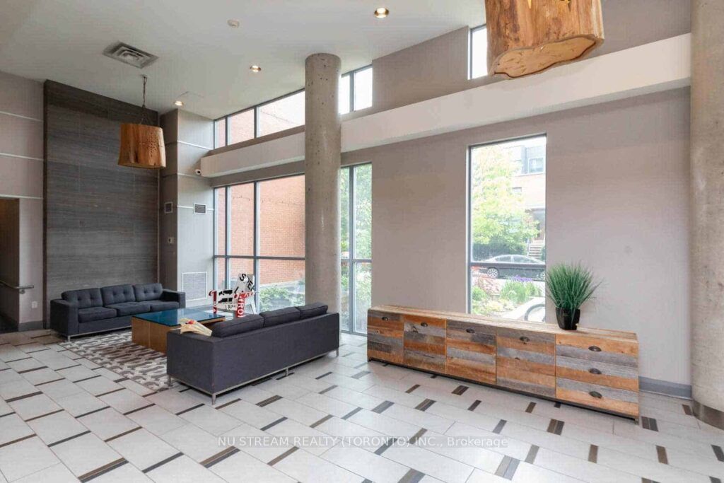 25 Cole Street 719, Toronto, ON M5A 4M3 photo 5