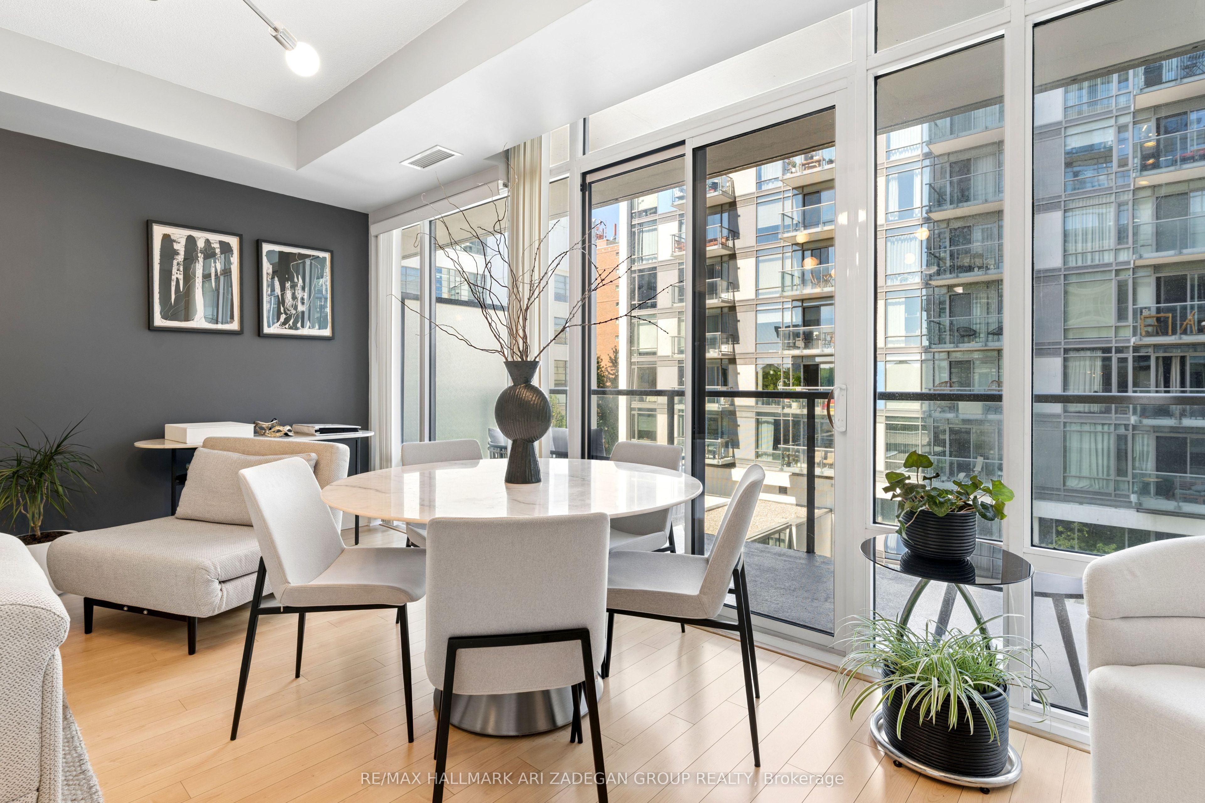 90 Stadium Road 430, Toronto, ON M5V 3W5 photo 5
