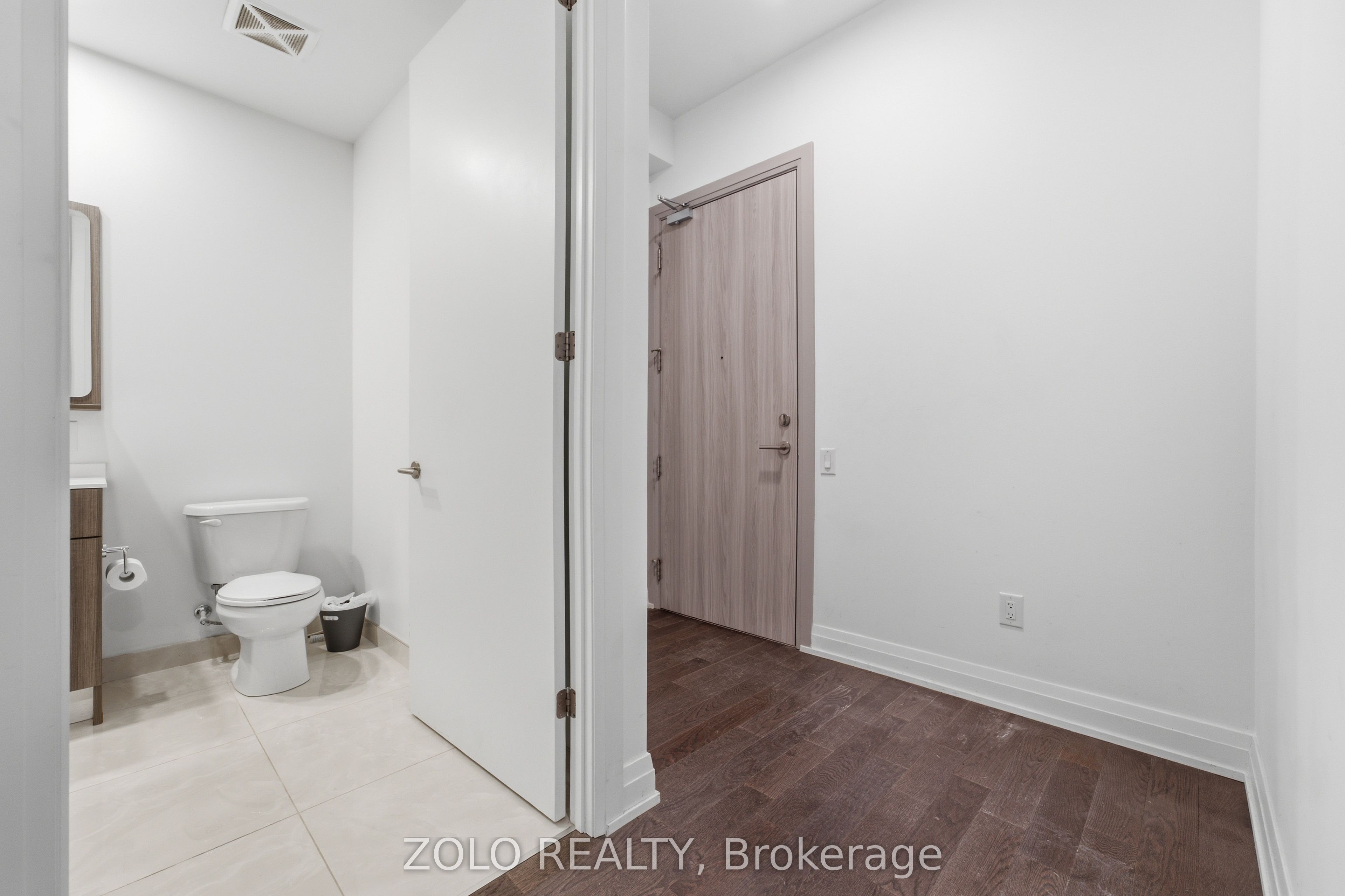 75 Canterbury Place, Toronto, ON M2N 0L2 photo 3
