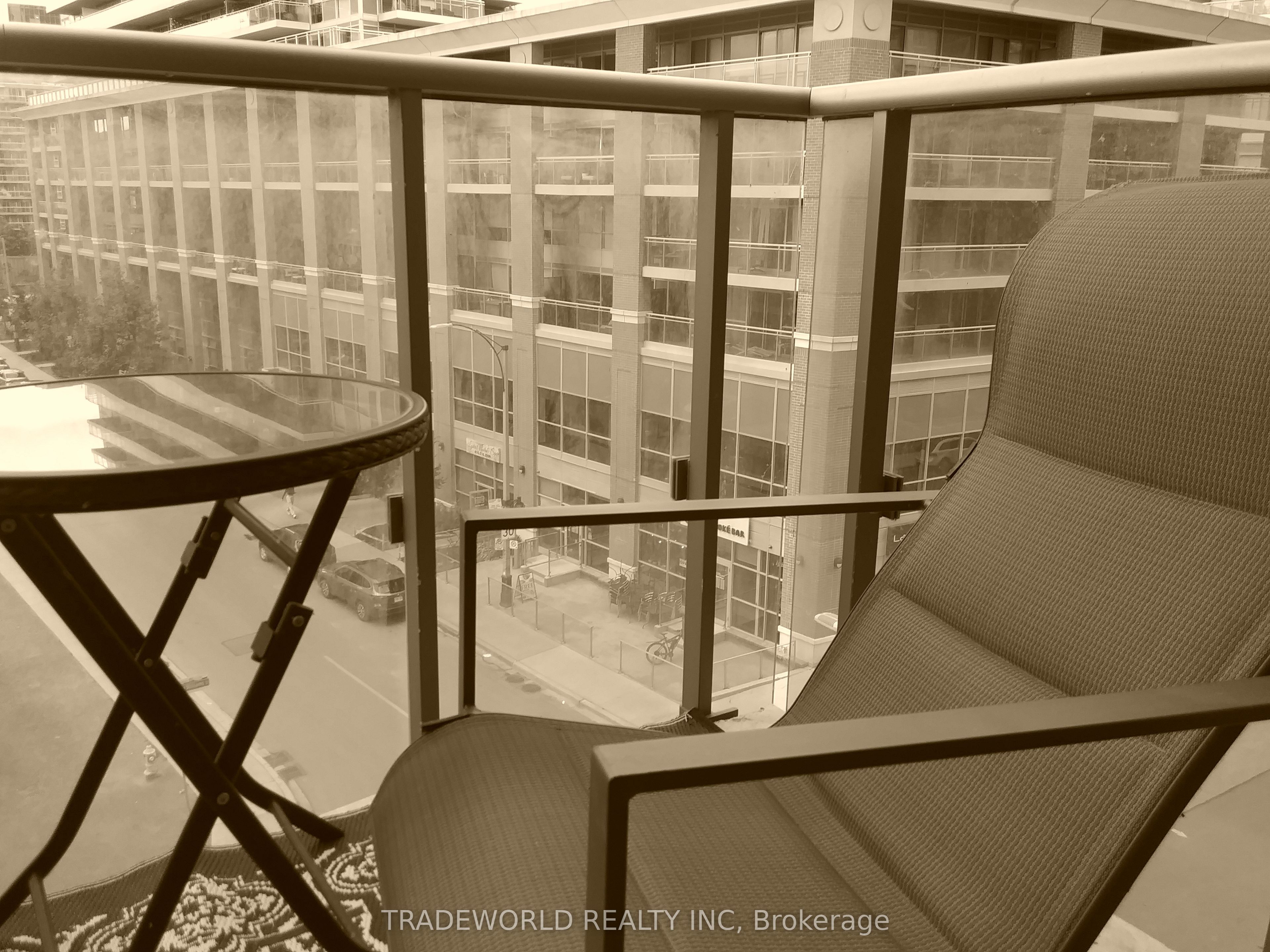 150 East Liberty Street 503, Toronto, ON M6K 3R5 photo 4