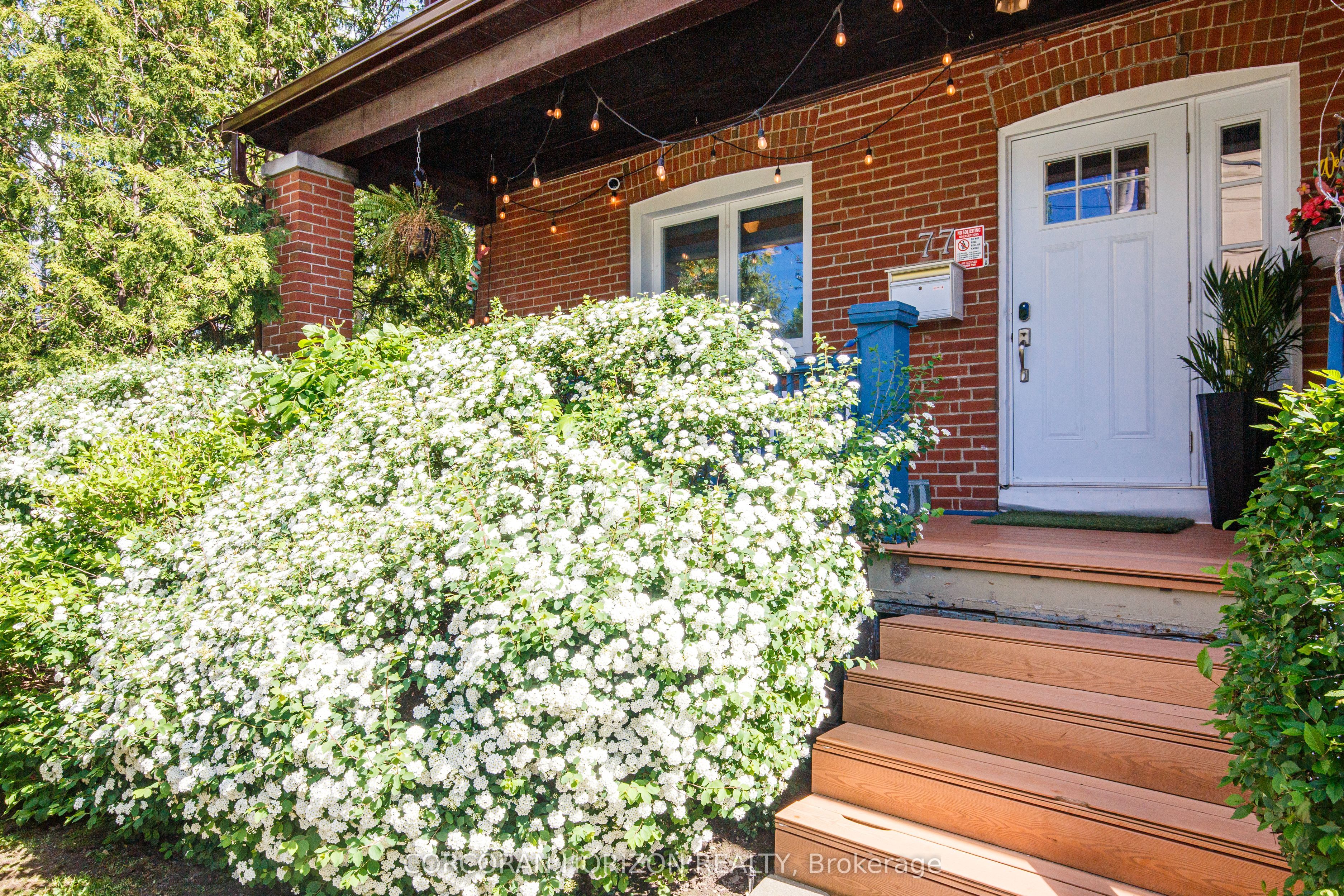 77 Montgomery Avenue, Toronto, ON M4R 1E1 photo 2