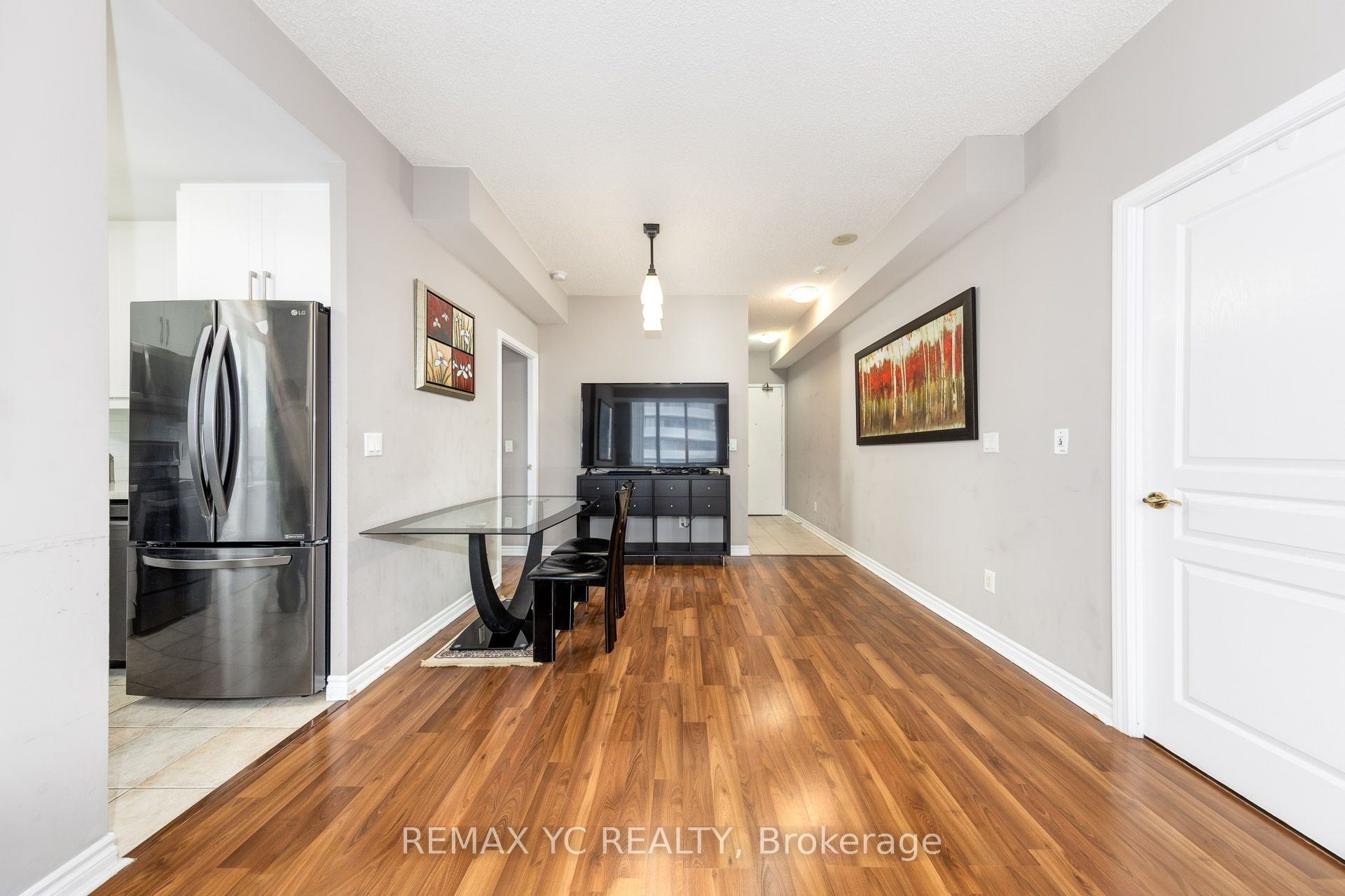 28 Byng Avenue 802, Toronto, ON M2N 7H4 photo 2