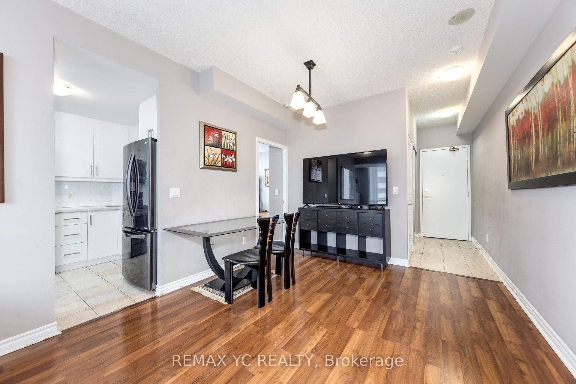 28 Byng Avenue 802, Toronto, ON M2N 7H4 photo 3