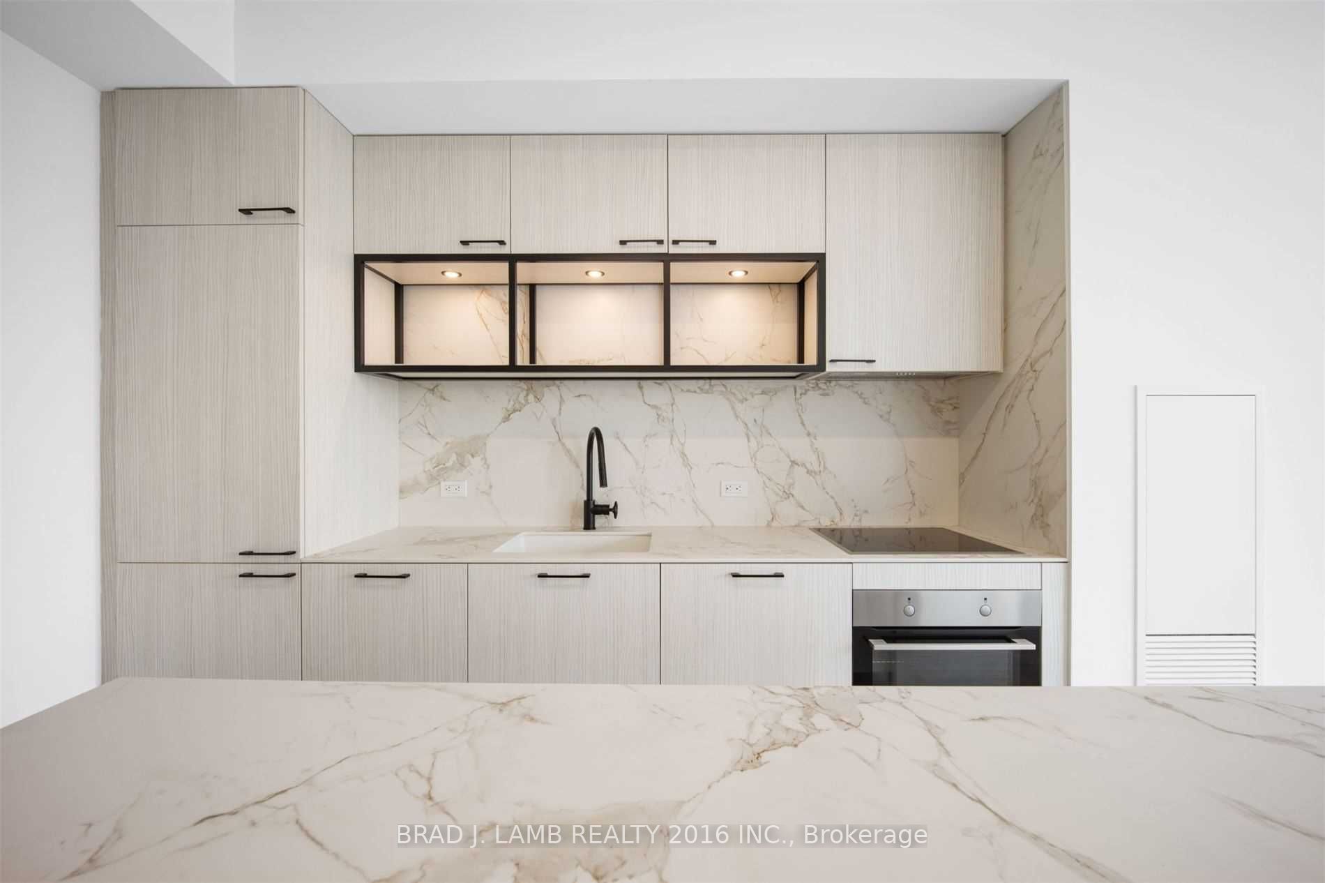 505 Richmond Street W 717, Toronto, ON M5V 1Y3 photo 2