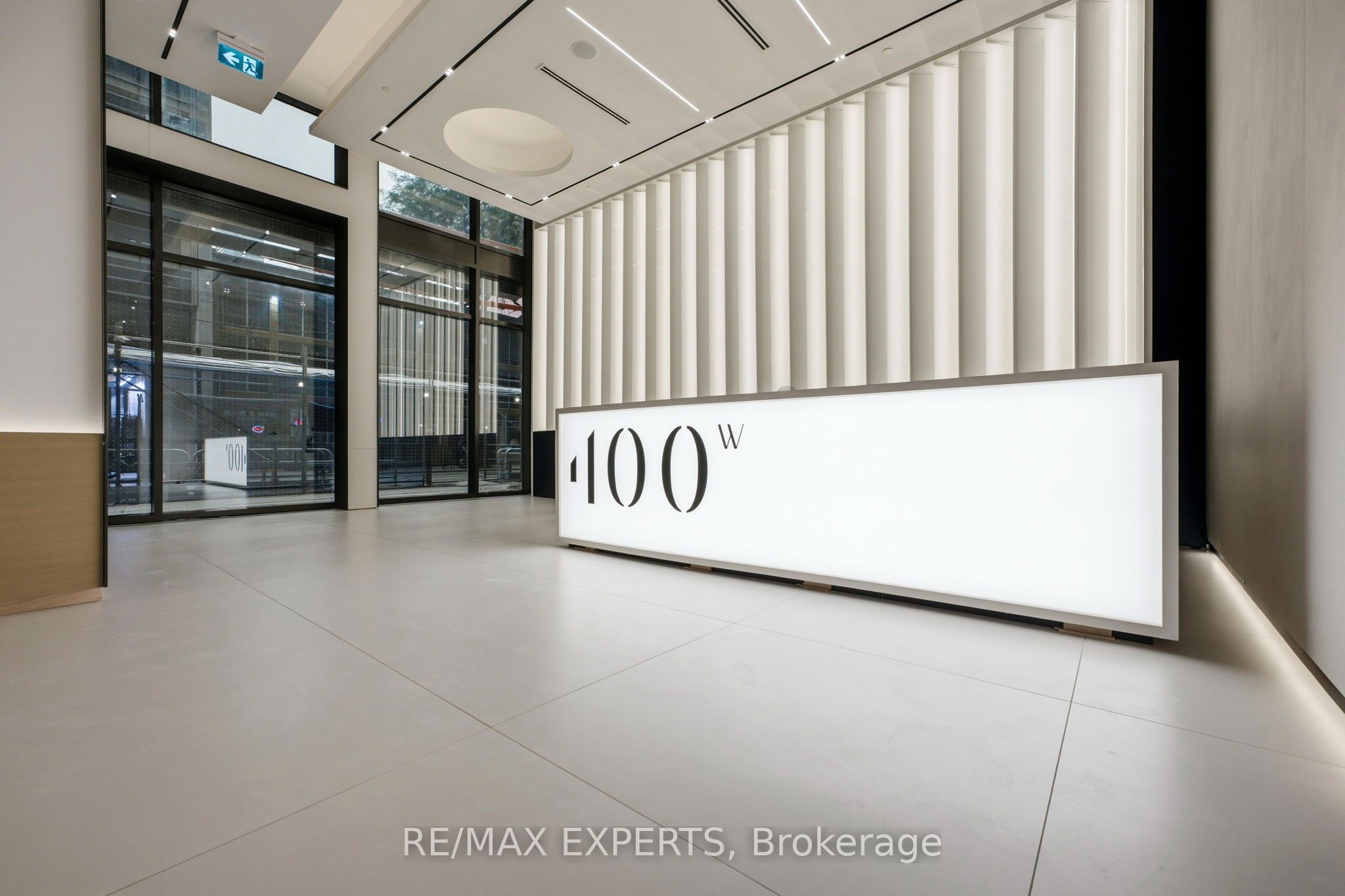 400 King Street 1028, Toronto, ON M5V 1K2 photo 3