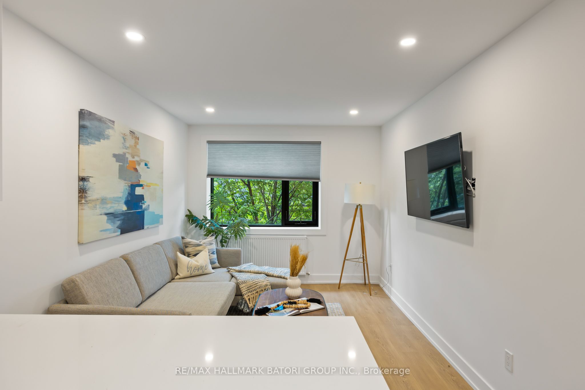 357 Eglinton Avenue W A, Toronto, ON M5N 1A3 photo 4