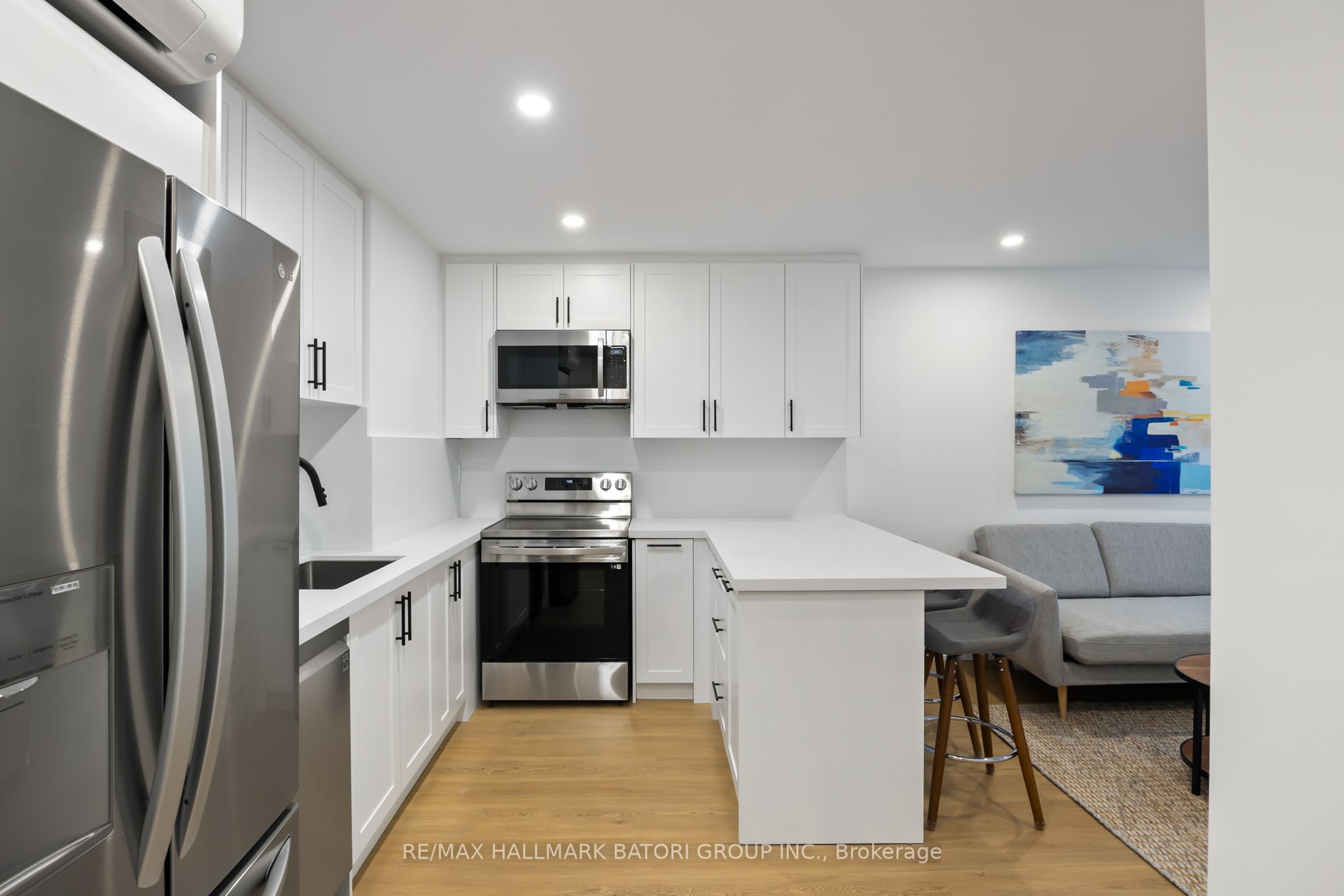 357 Eglinton Avenue W A, Toronto, ON M5N 1A3 photo 5