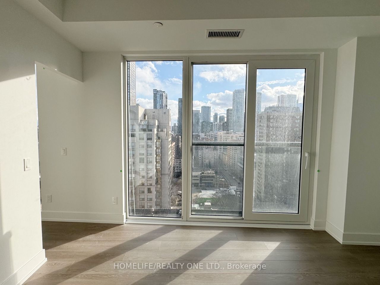 308 Jarvis Street 2913, Toronto, ON M5B 0E3