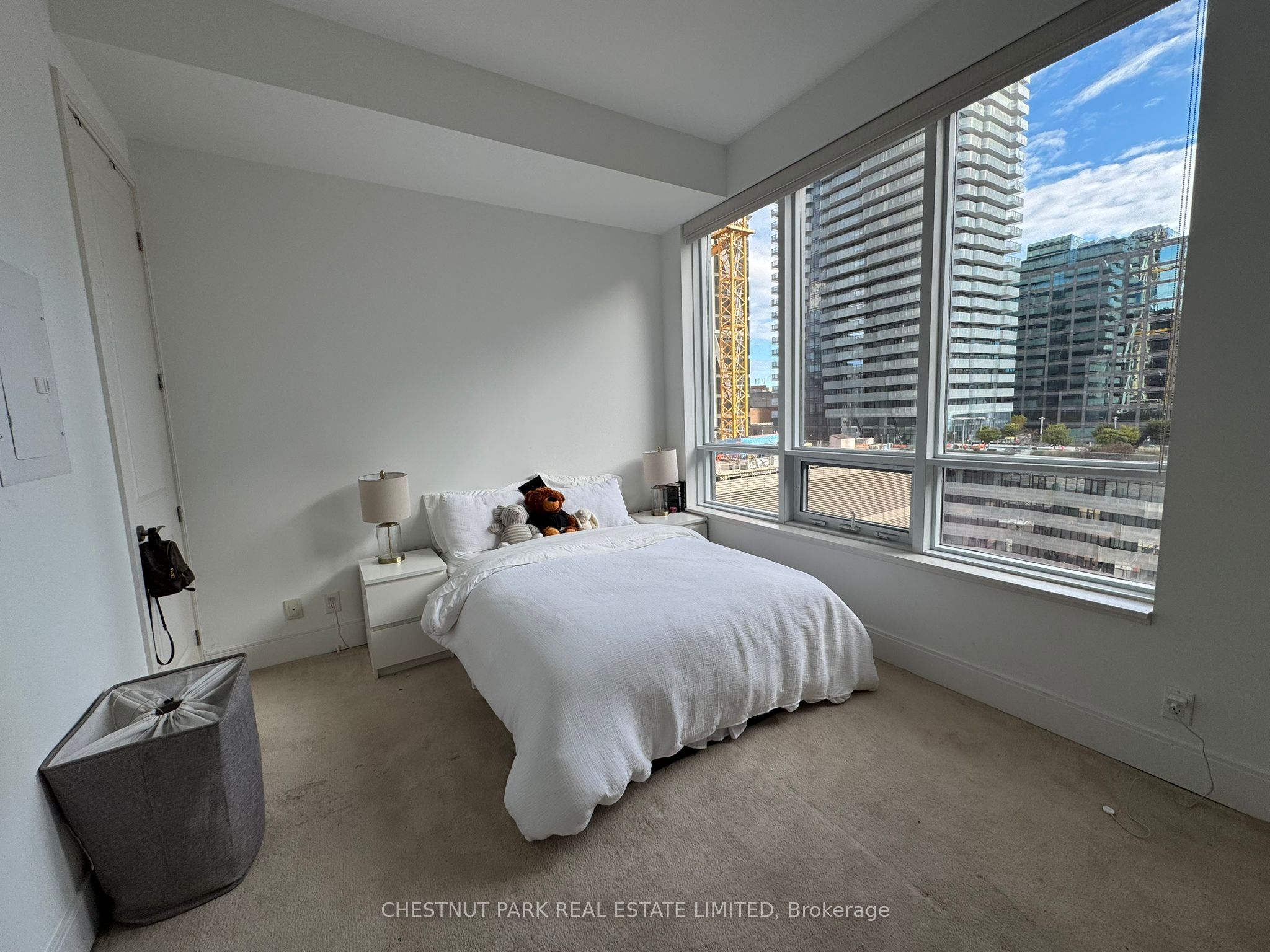21 Balmuto Street 1102, Toronto, ON M4Y 1W4 photo 2