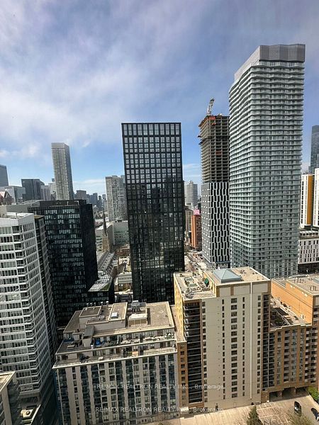 65 Mutual Street 2906, Toronto, ON M5B 0E5