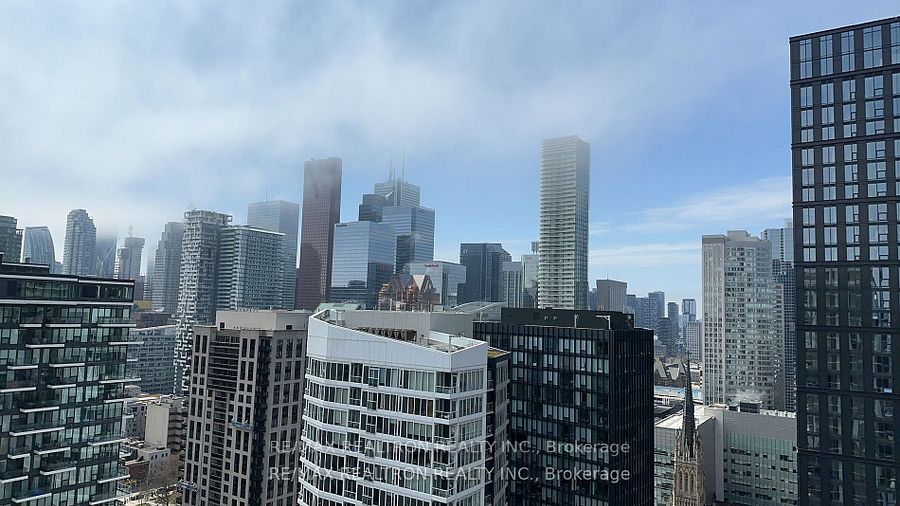65 Mutual Street 2906, Toronto, ON M5B 0E5 photo 3