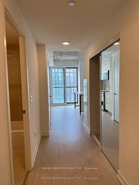 65 Mutual Street 2906, Toronto, ON M5B 0E5 photo 4