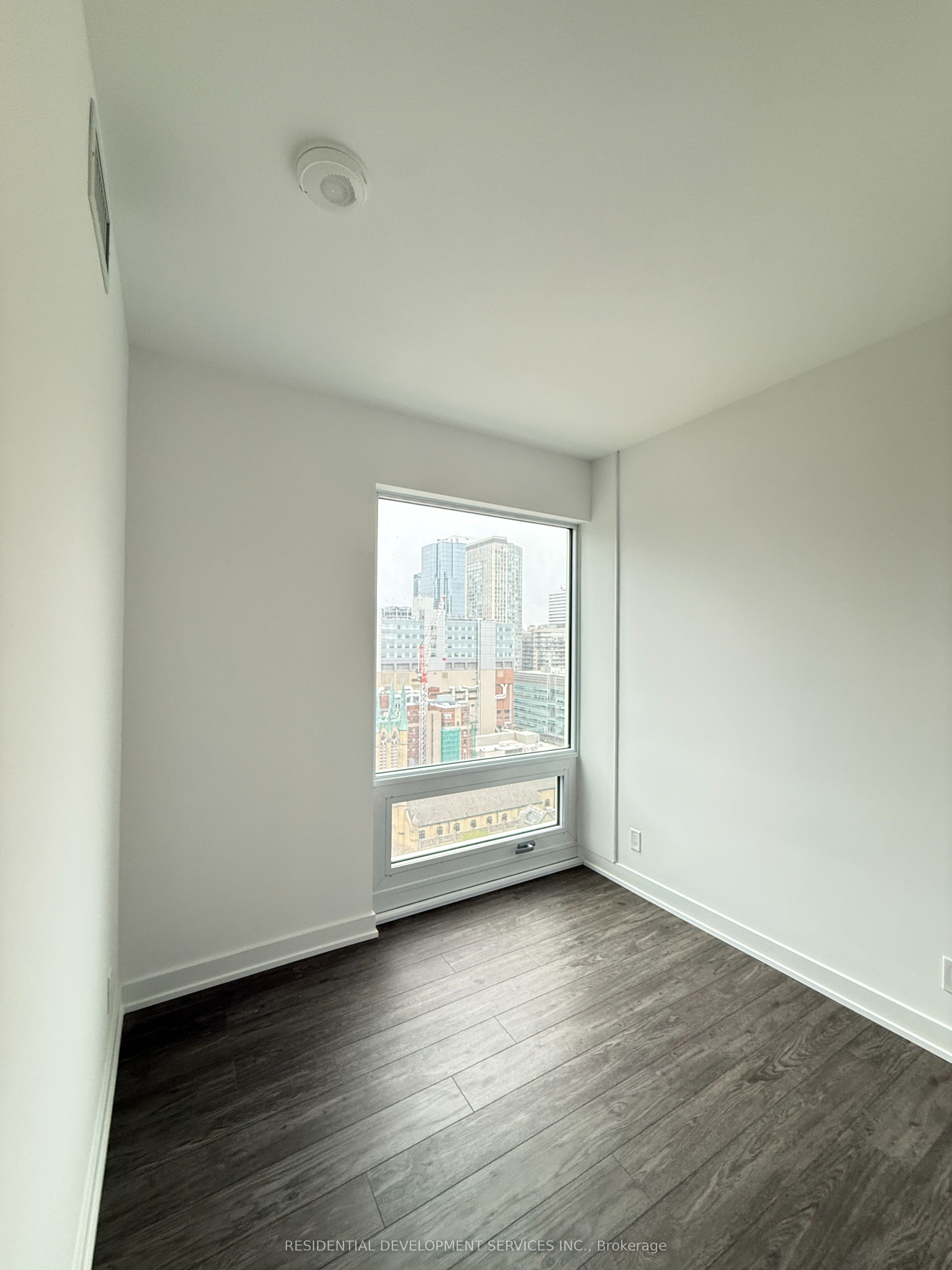 88 Queen Street 803, Toronto, ON M5C 0B6 photo 5