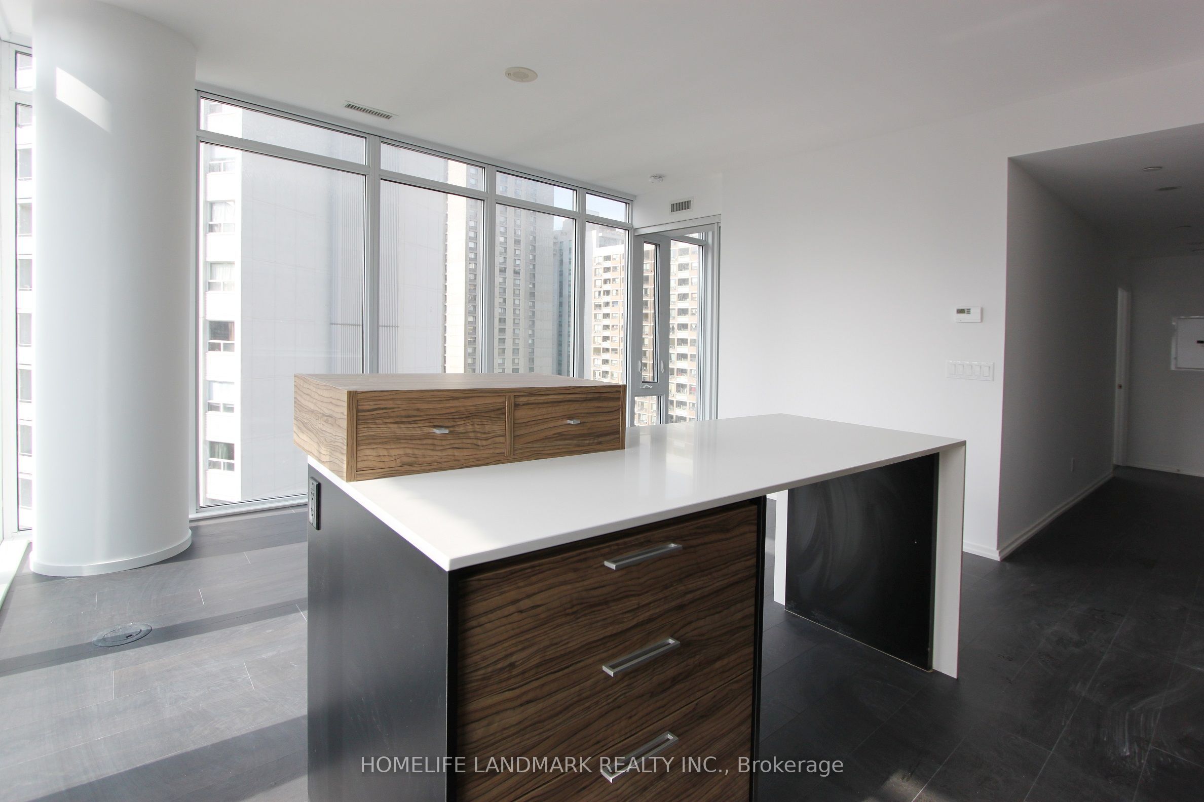 75 St Nicholas Street 1204, Toronto, ON M4Y 0A5 photo 4