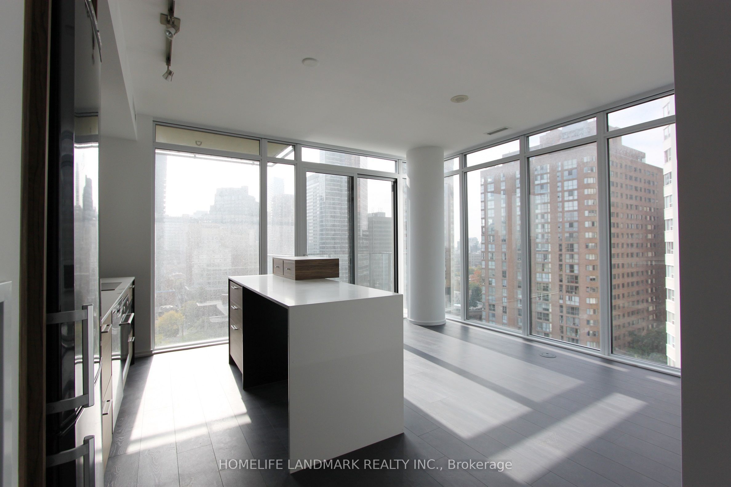 75 St Nicholas Street 1204, Toronto, ON M4Y 0A5 photo 5