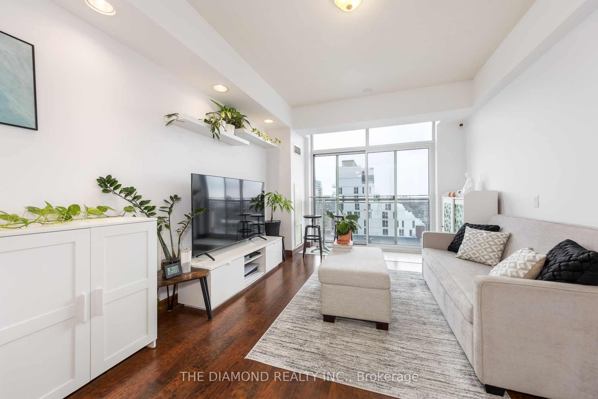 15 Maplewood Avenue PH 5, Toronto, ON M6C 4B4