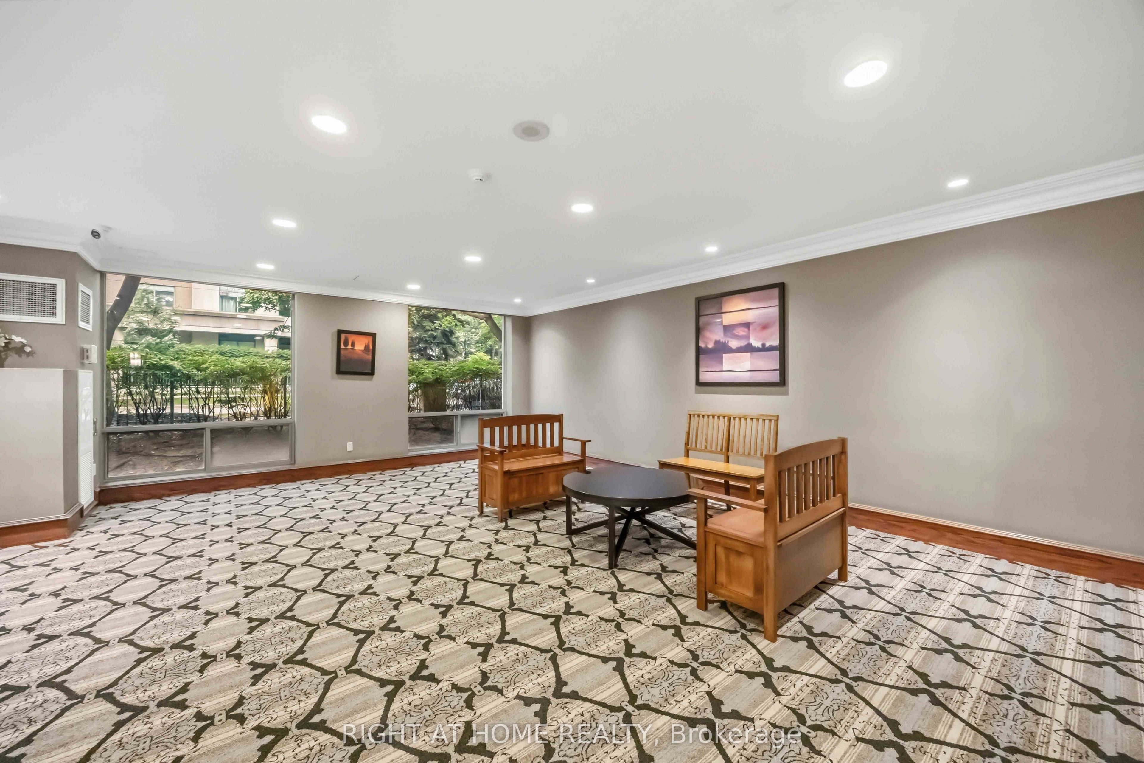 8 Pemberton Avenue 408, Toronto, ON M2M 4K8 photo 5