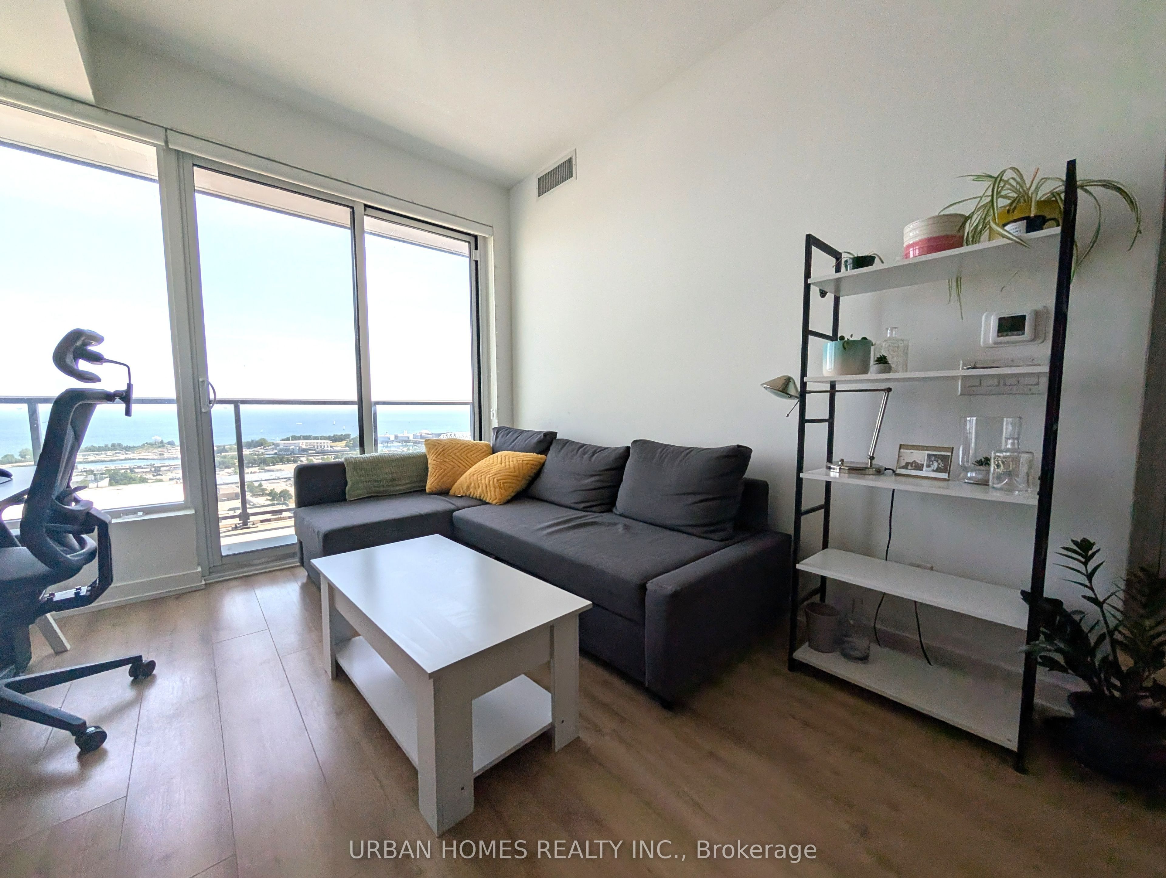 135 East Liberty Street 2313, Toronto, ON M6E 0G7 photo 5