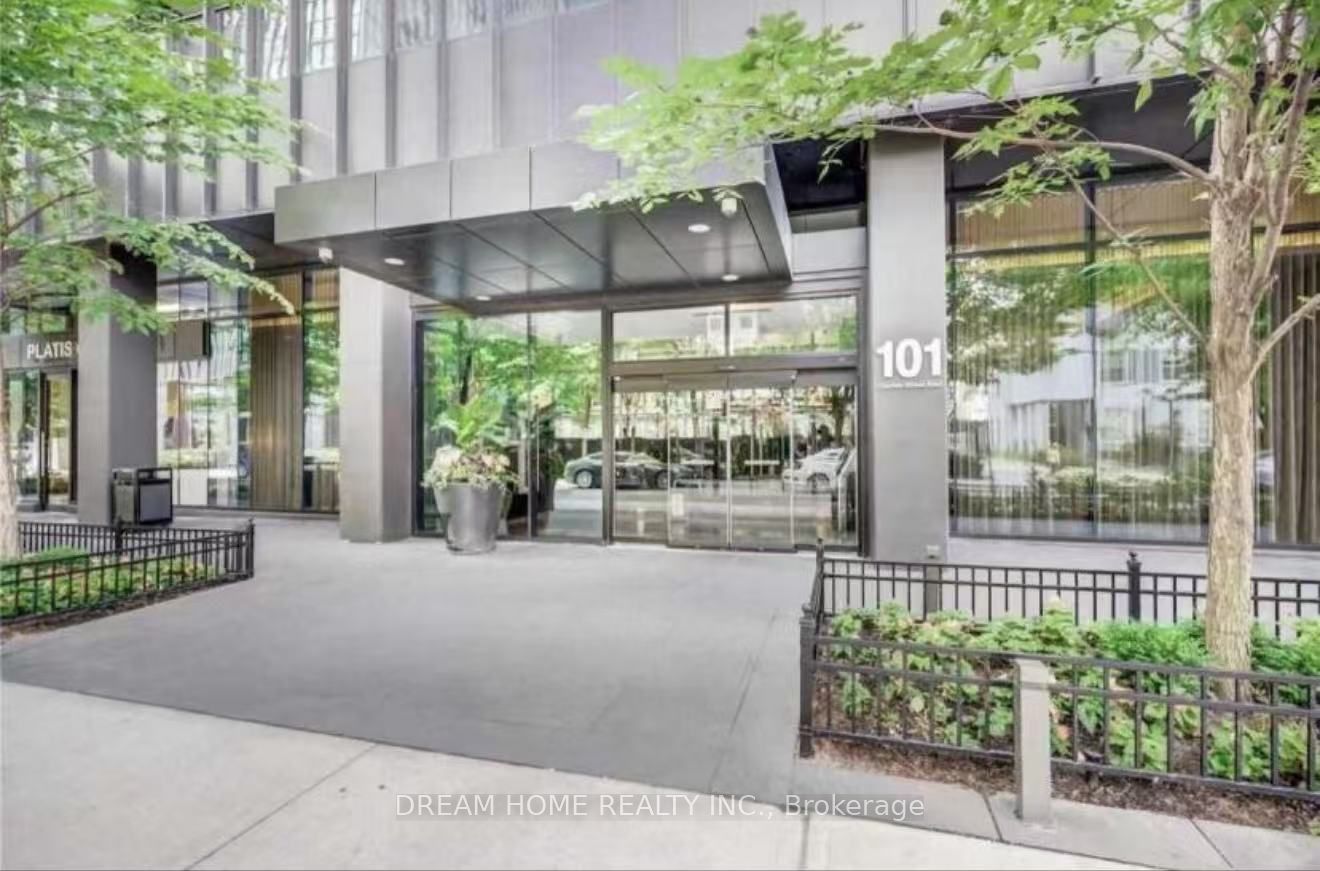 101 Charles Street 815, Toronto, ON M4Y 1V2