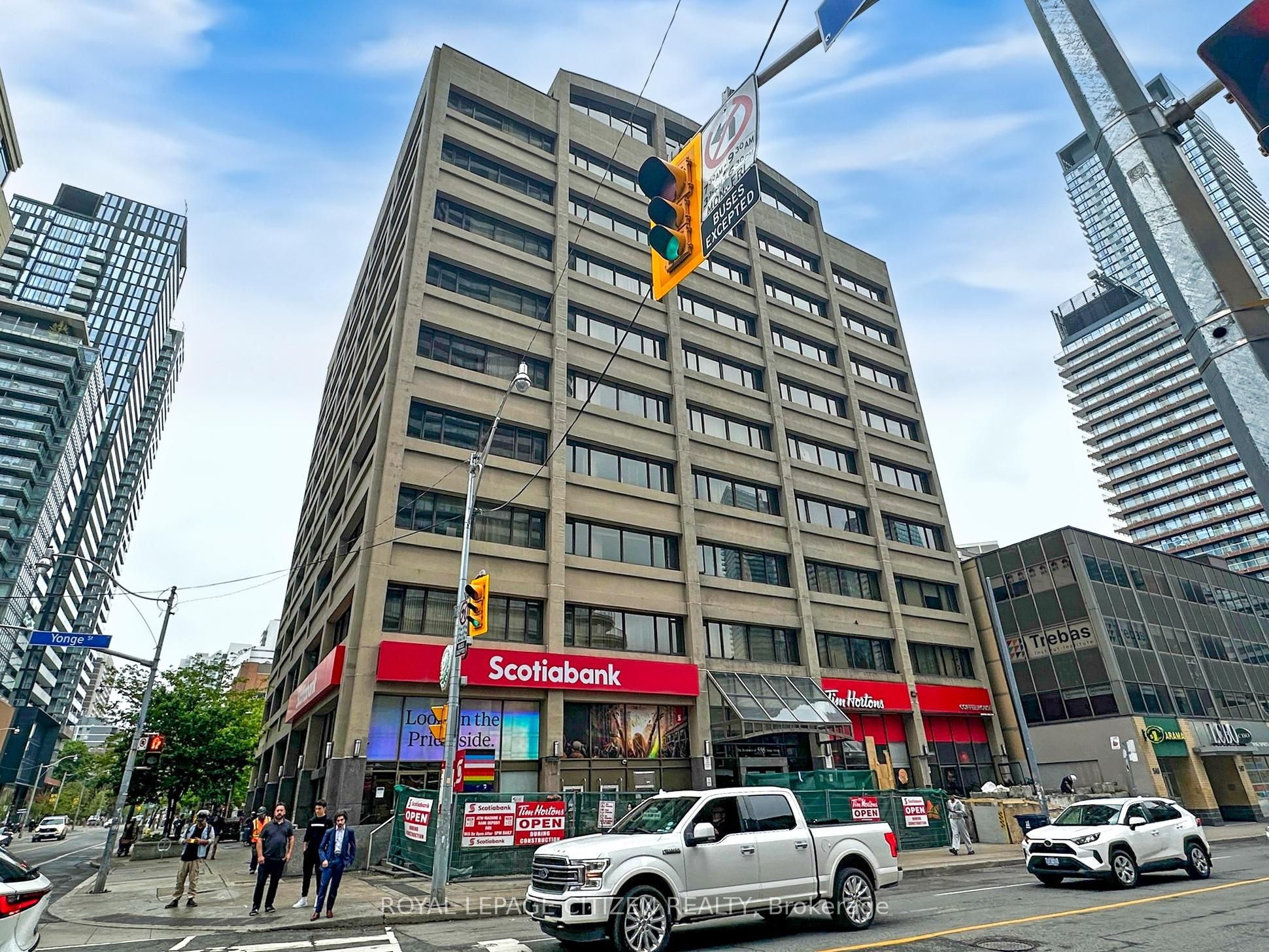 555 Yonge Street 302, Toronto, ON M4Y 3A6