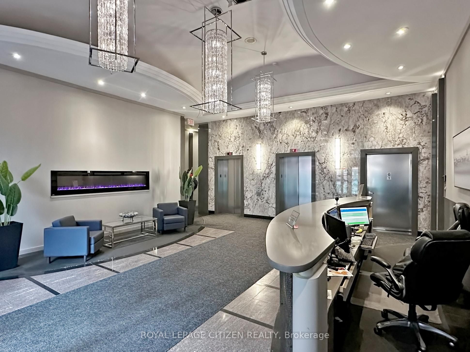 555 Yonge Street 302, Toronto, ON M4Y 3A6 photo 4