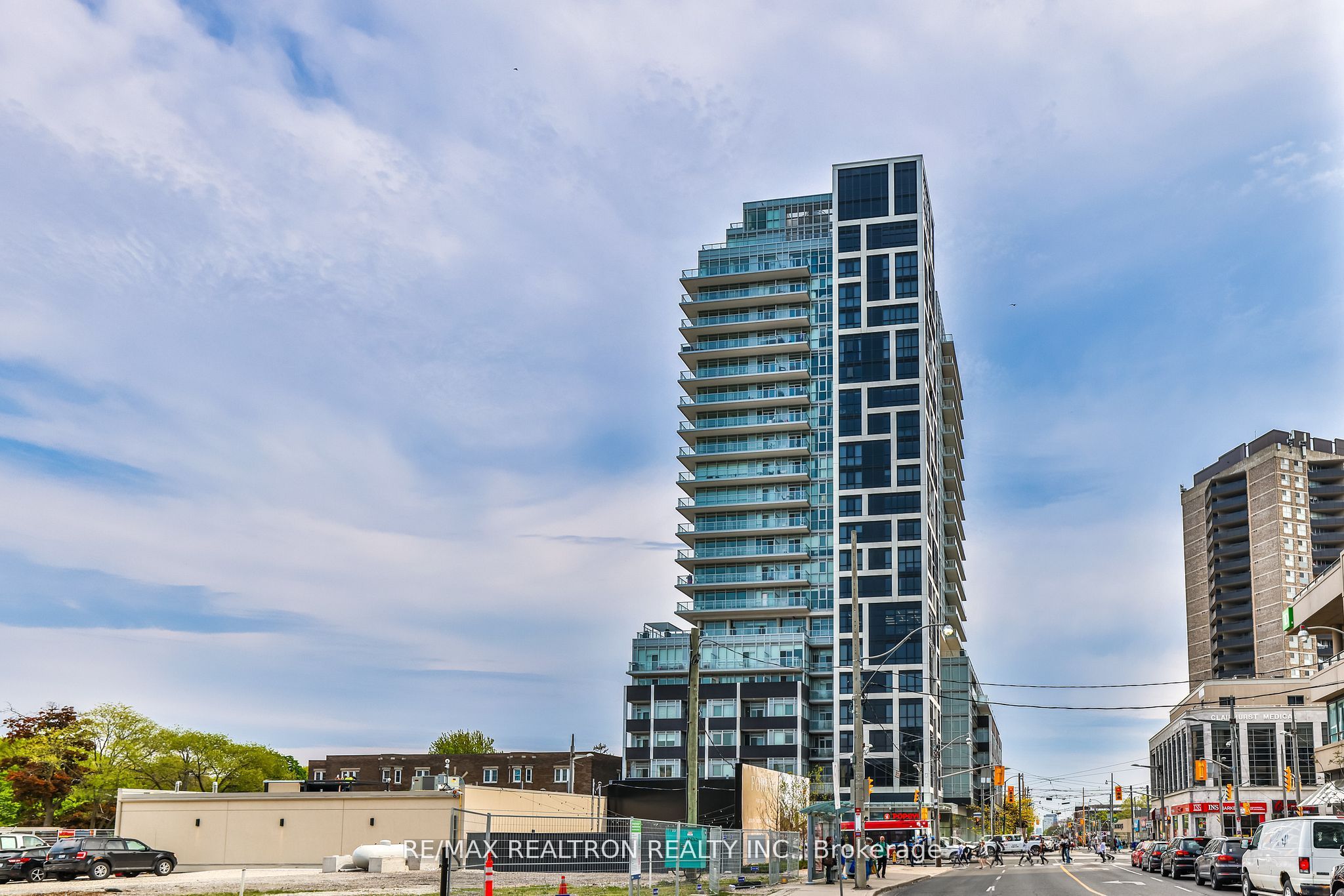 501 W St Clair Avenue W 618, Toronto, ON M5P 0A2 photo 5