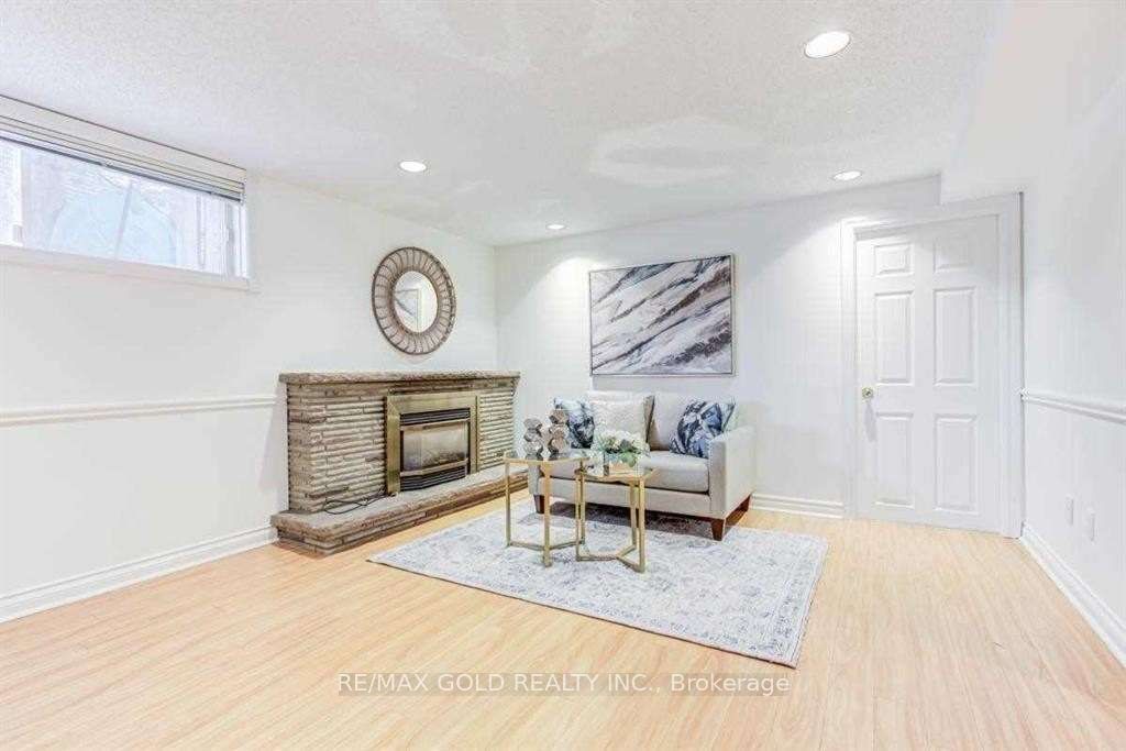 41 Fleetwell Court Bsmt, Toronto, ON M2R 1L4 photo 4