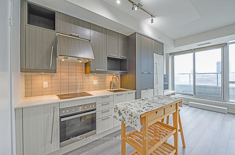 199 Richmond Street W 1708, Toronto, ON M5V 0H4 photo 4