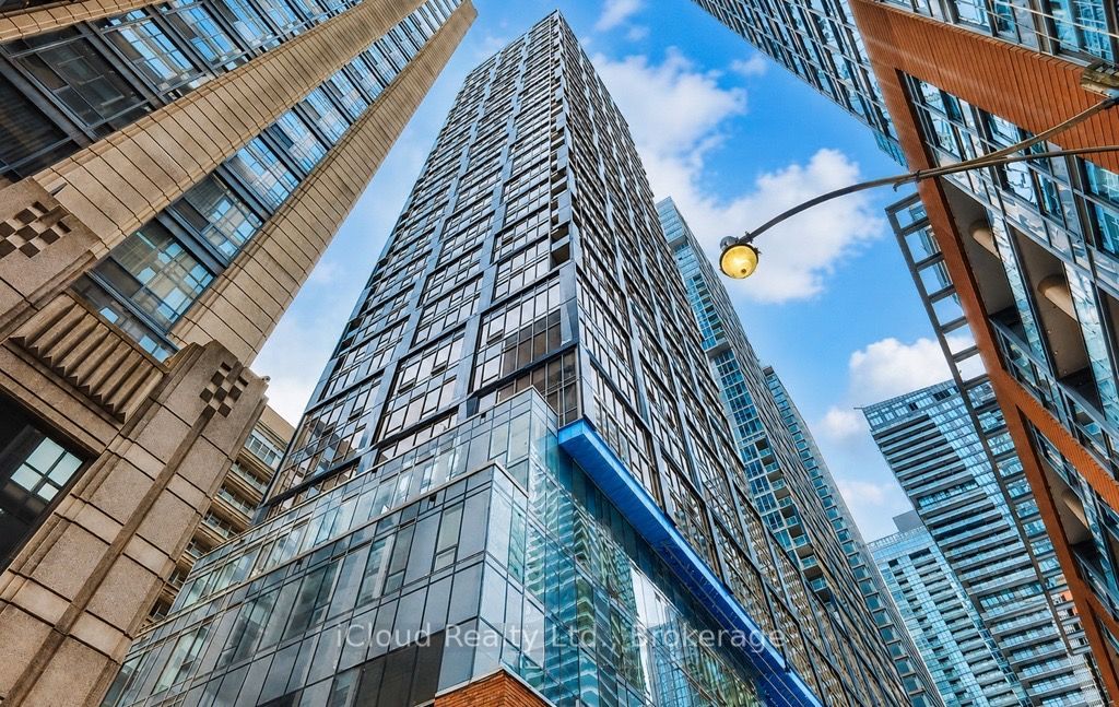 15 Mercer Street 2907, Toronto, ON M5V 1H2
