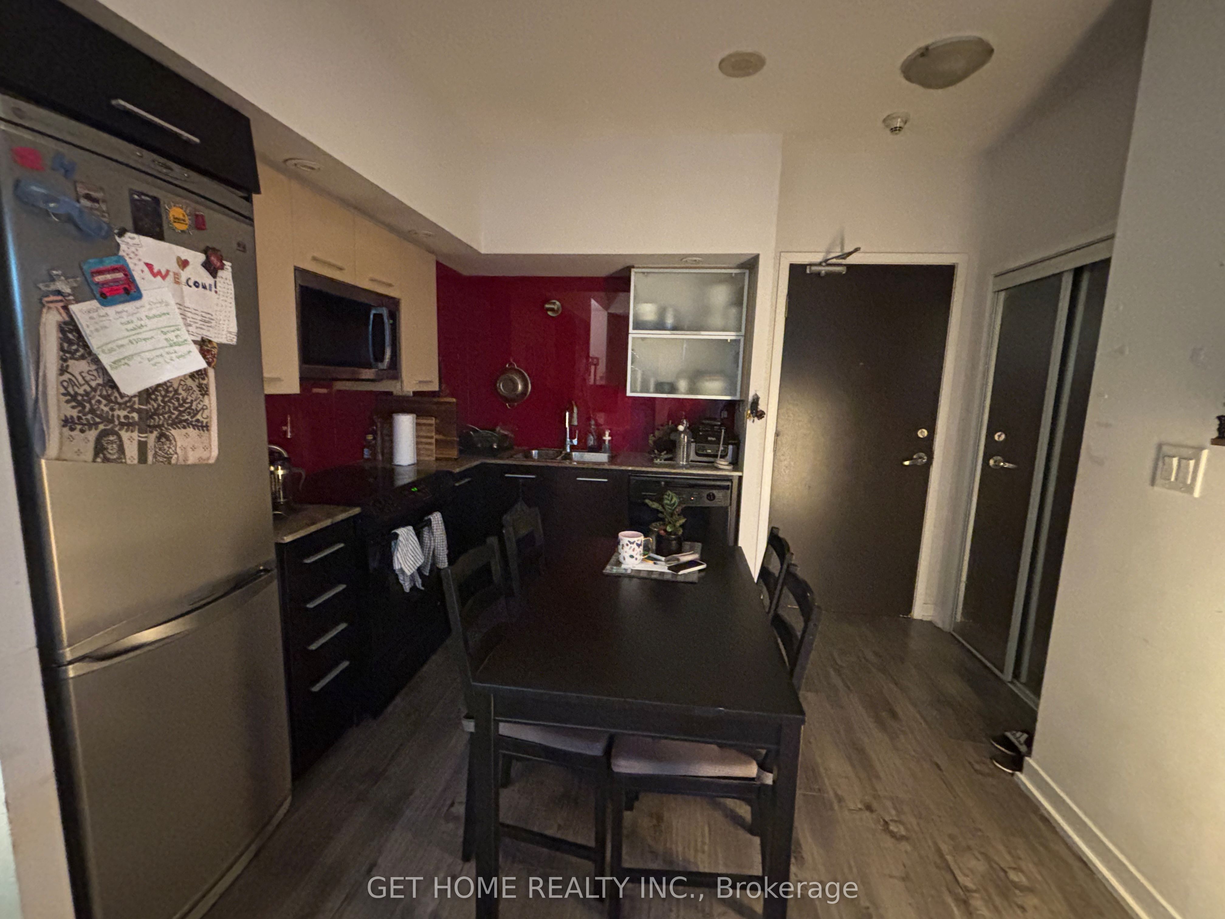 8 Telegram Mews 318, Toronto, ON M5V 3Z5 photo 3