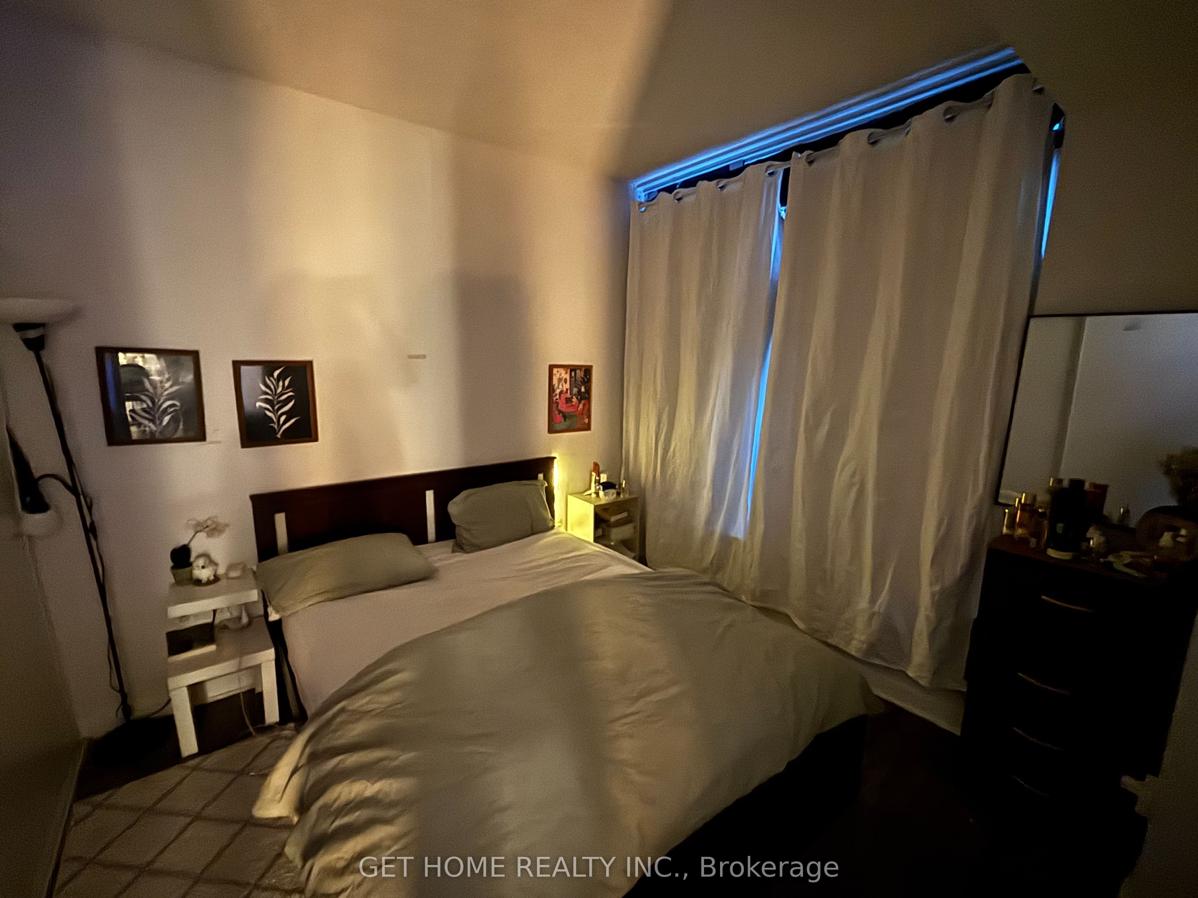 8 Telegram Mews 318, Toronto, ON M5V 3Z5 photo 5