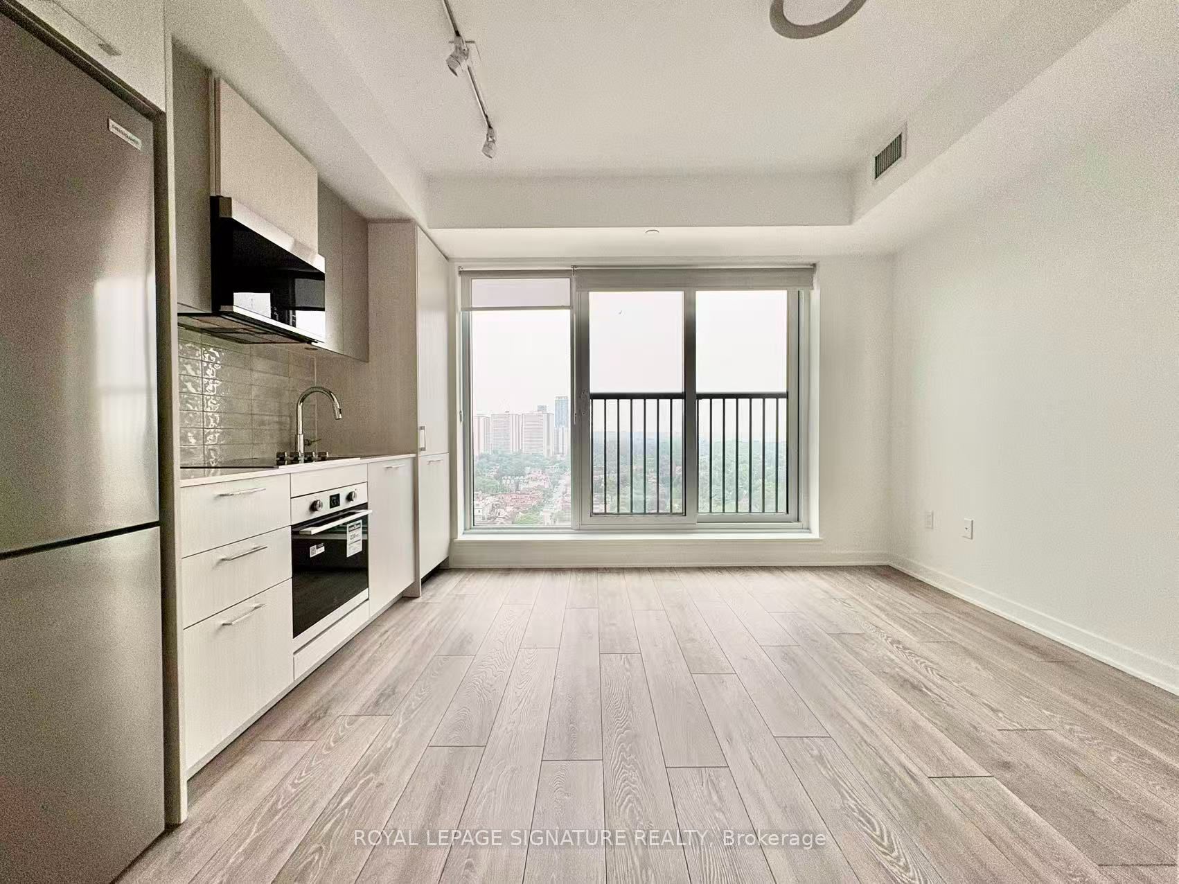 10 Oak Street 2110, Toronto, ON M5A 0Z1 photo 2