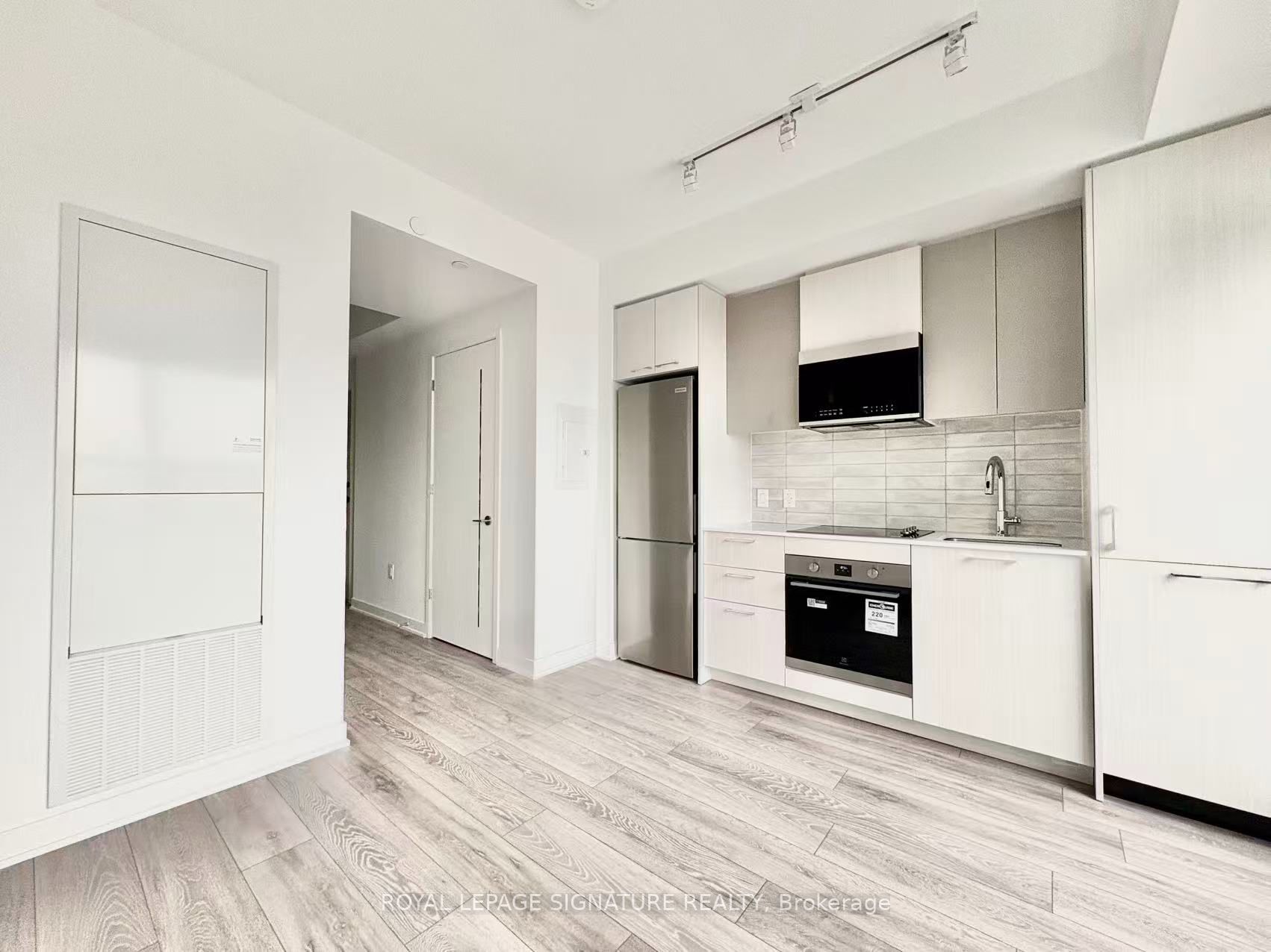 10 Oak Street 2110, Toronto, ON M5A 0Z1 photo 4