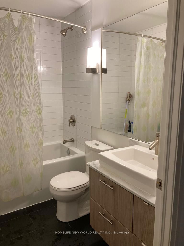 8 Mercer Street 505, Toronto, ON M5V 0C4 photo 3