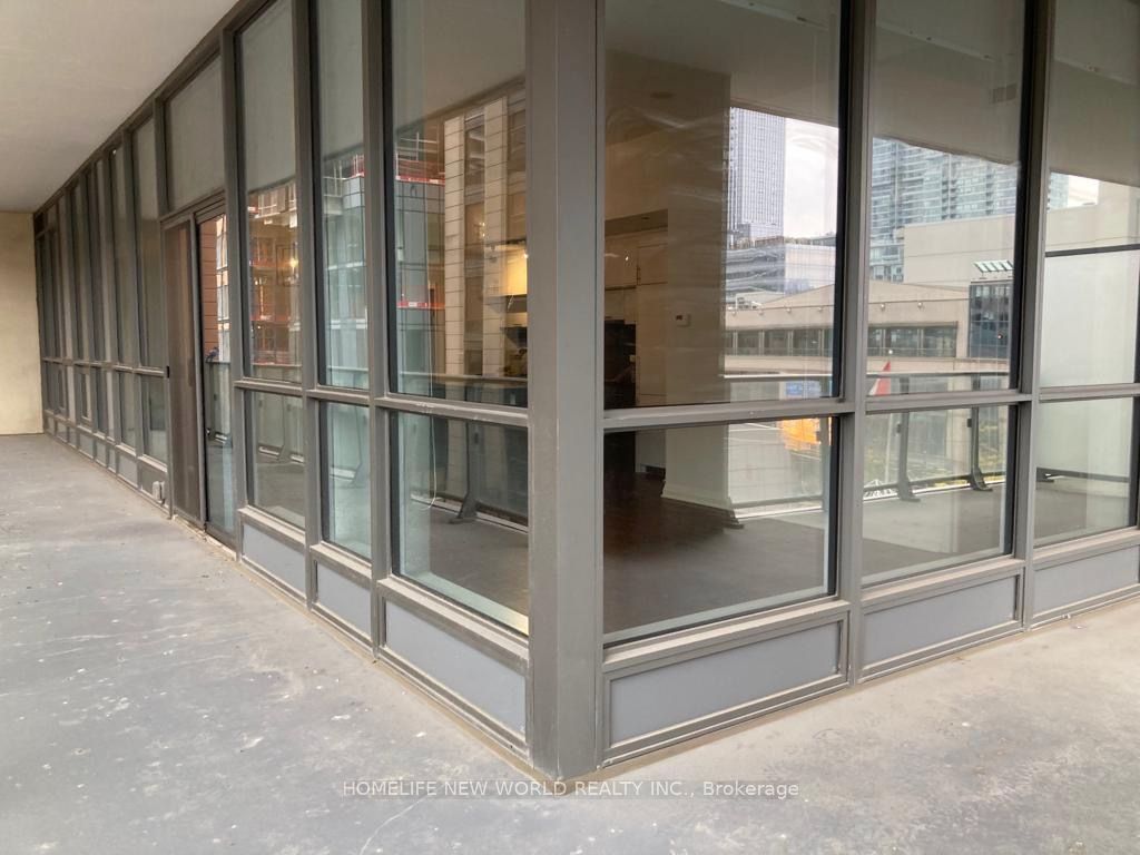 8 Mercer Street 505, Toronto, ON M5V 0C4 photo 5