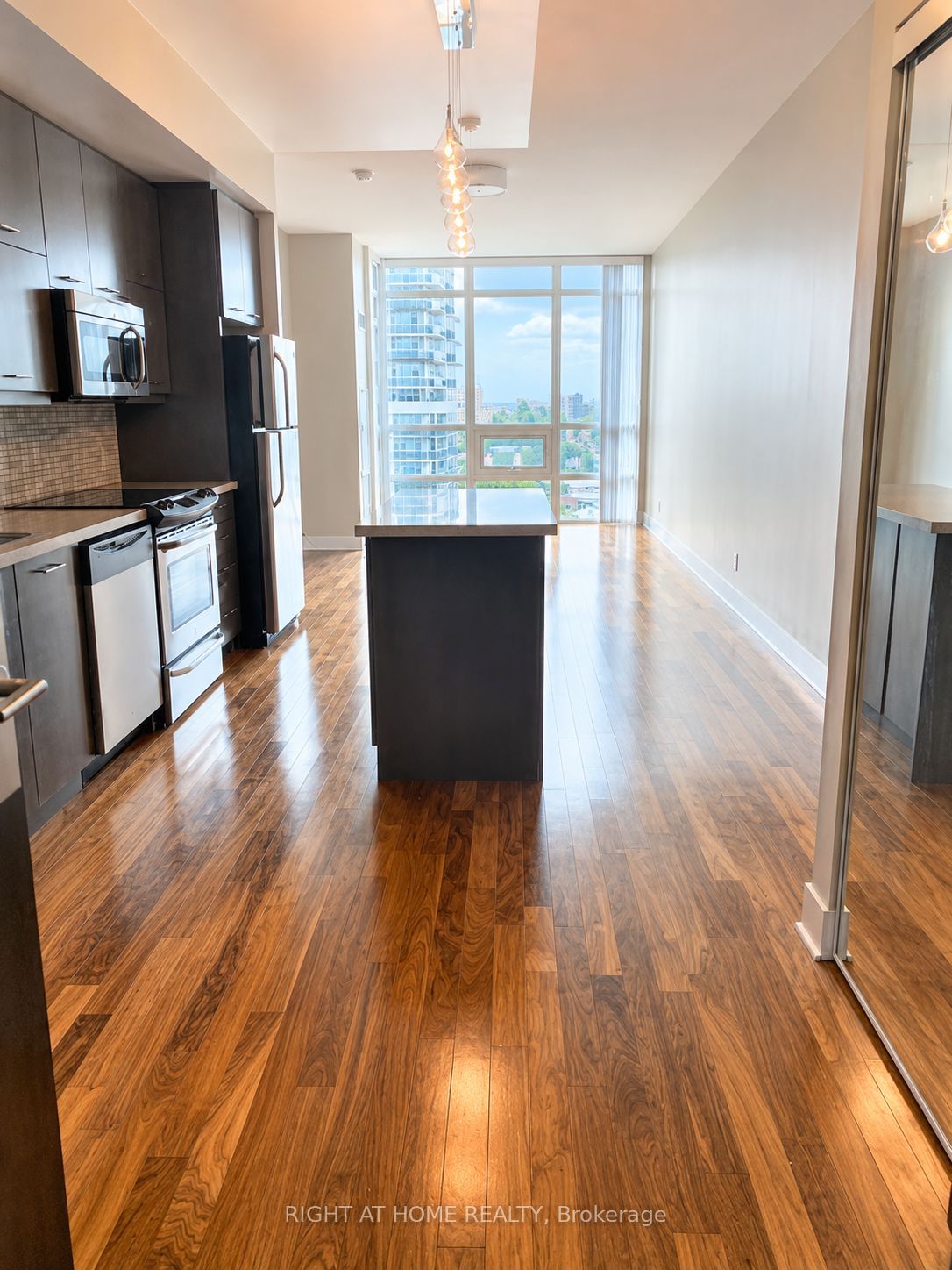 26 Norton Avenue 809, Toronto, ON M2N 0H6 photo 3