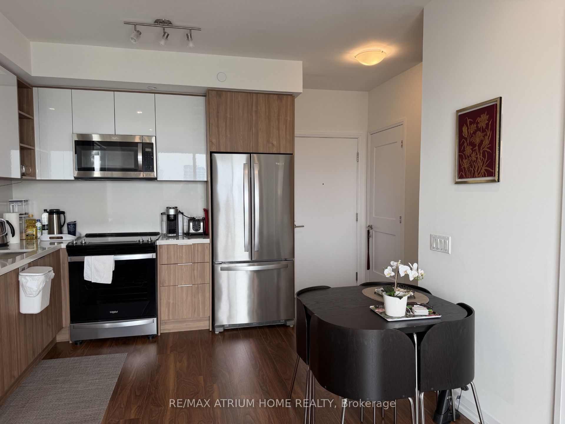 25 Holly Street 1708, Toronto, ON M4S 0E3 photo 3