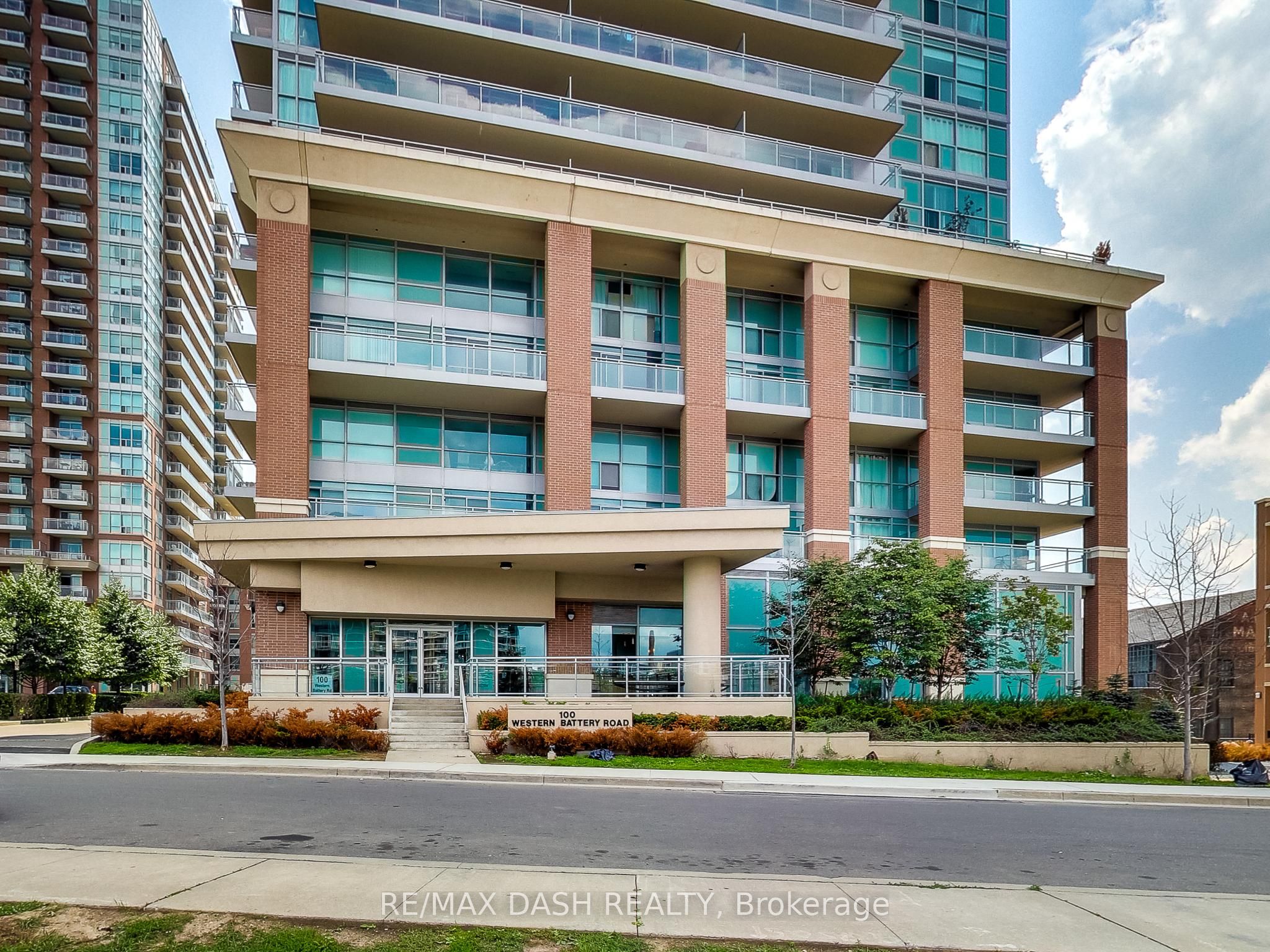 100 Western Battery Road 2001, Toronto, ON M6K 3S2 photo 2