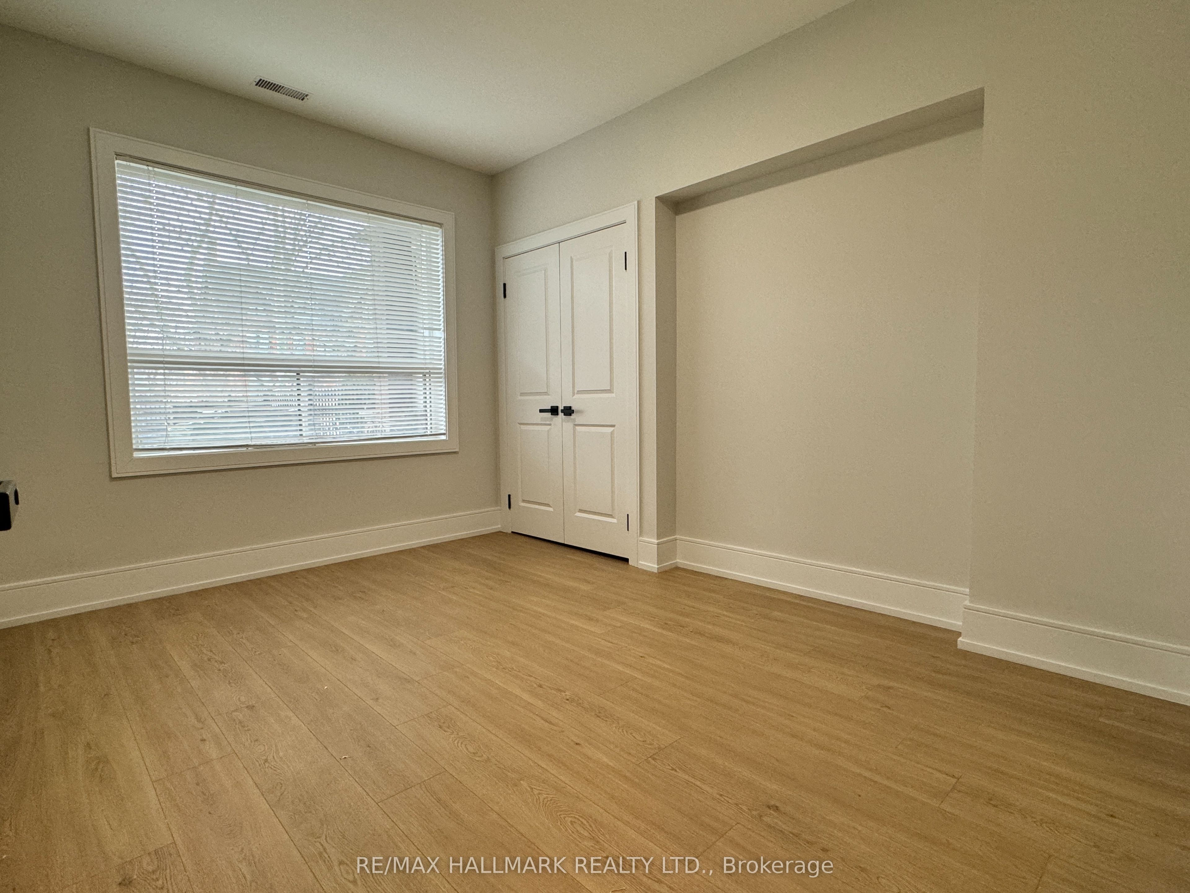 116 Bellevue Avenue Main, Toronto, ON M5T 2N9 photo 5