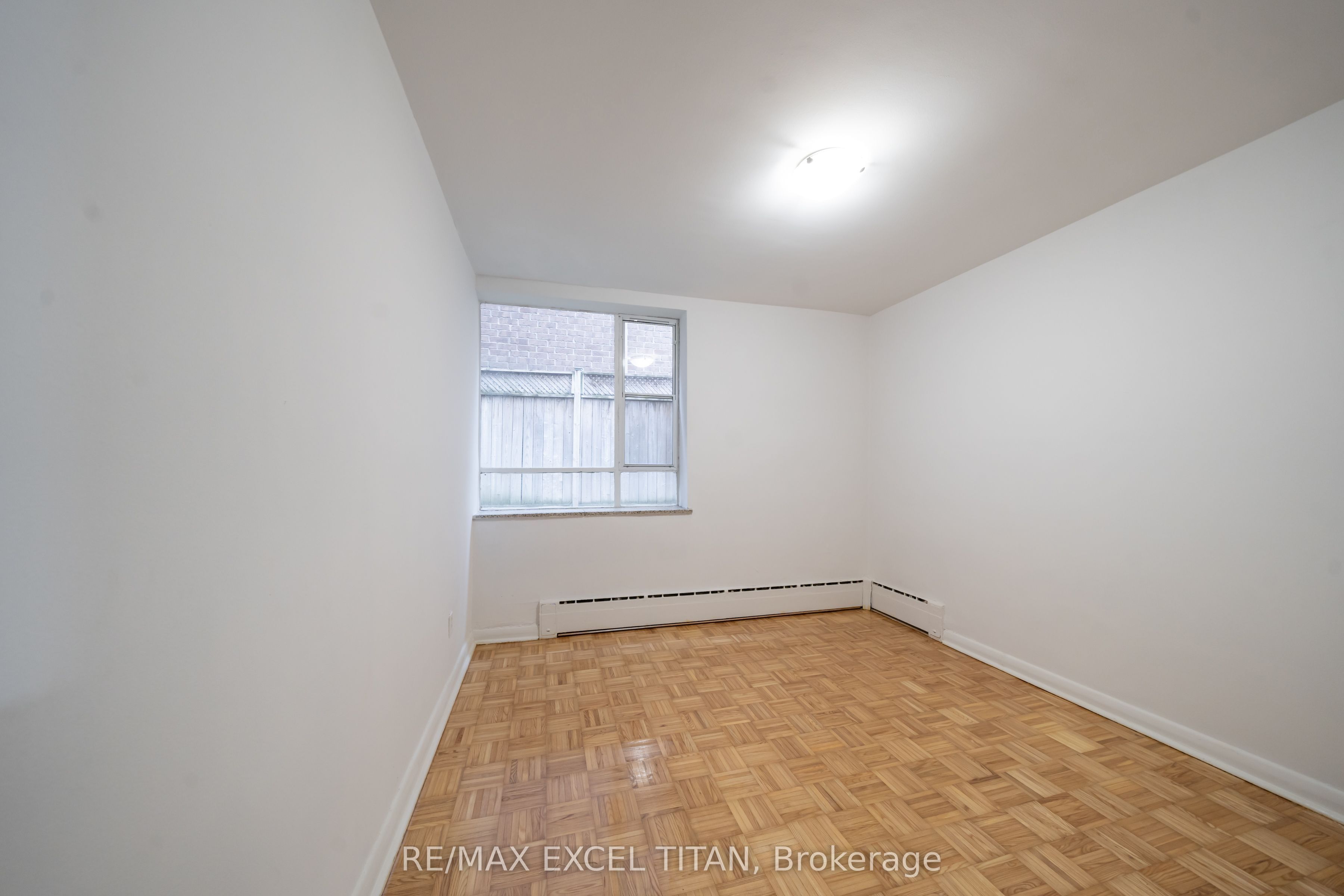 77 Erskine Avenue 205, Toronto, ON M4P 1Y5 photo 4