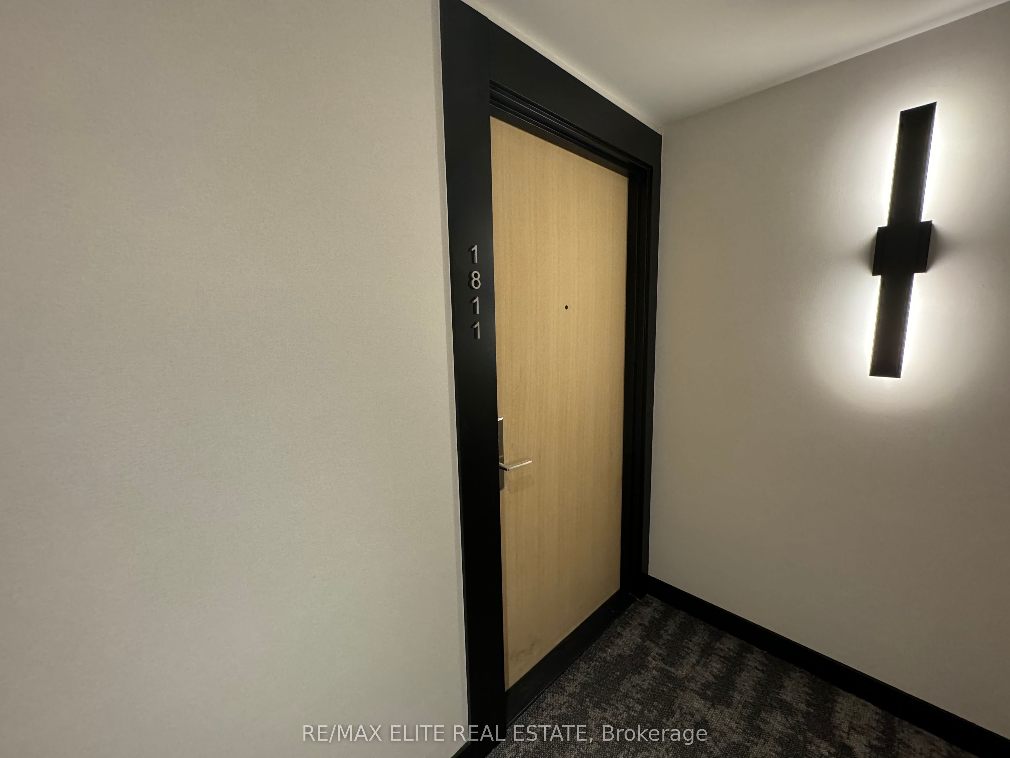 395 Bloor Street E 1811, Toronto, ON M4W 0B4 photo 3