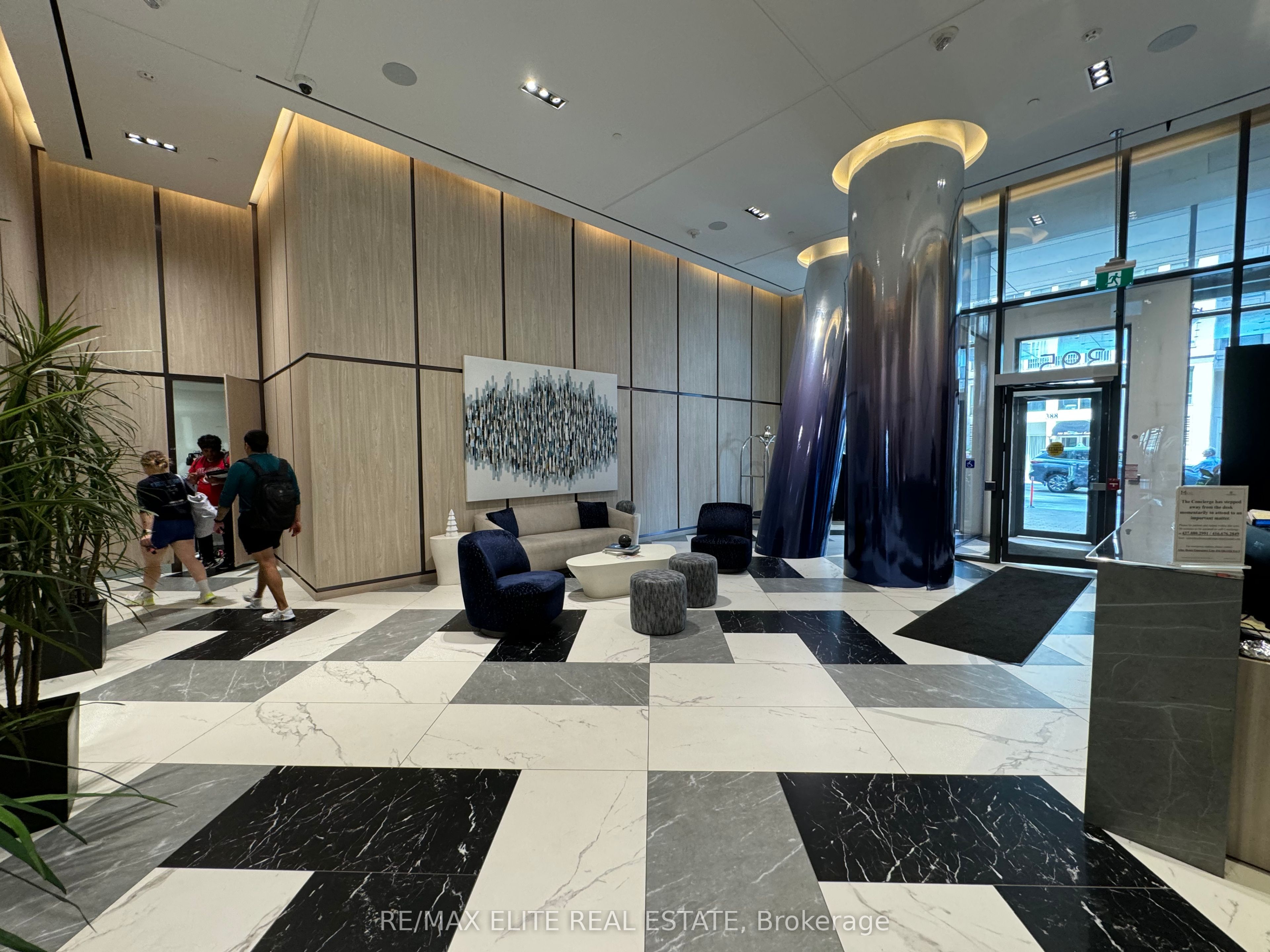 395 Bloor Street E 1811, Toronto, ON M4W 0B4 photo 4