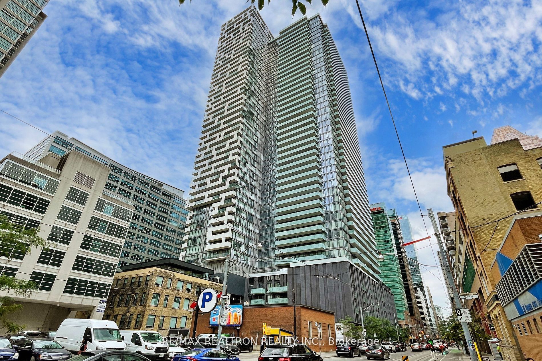 25 Richmond Street E 2809, Toronto, ON M5C 0A6