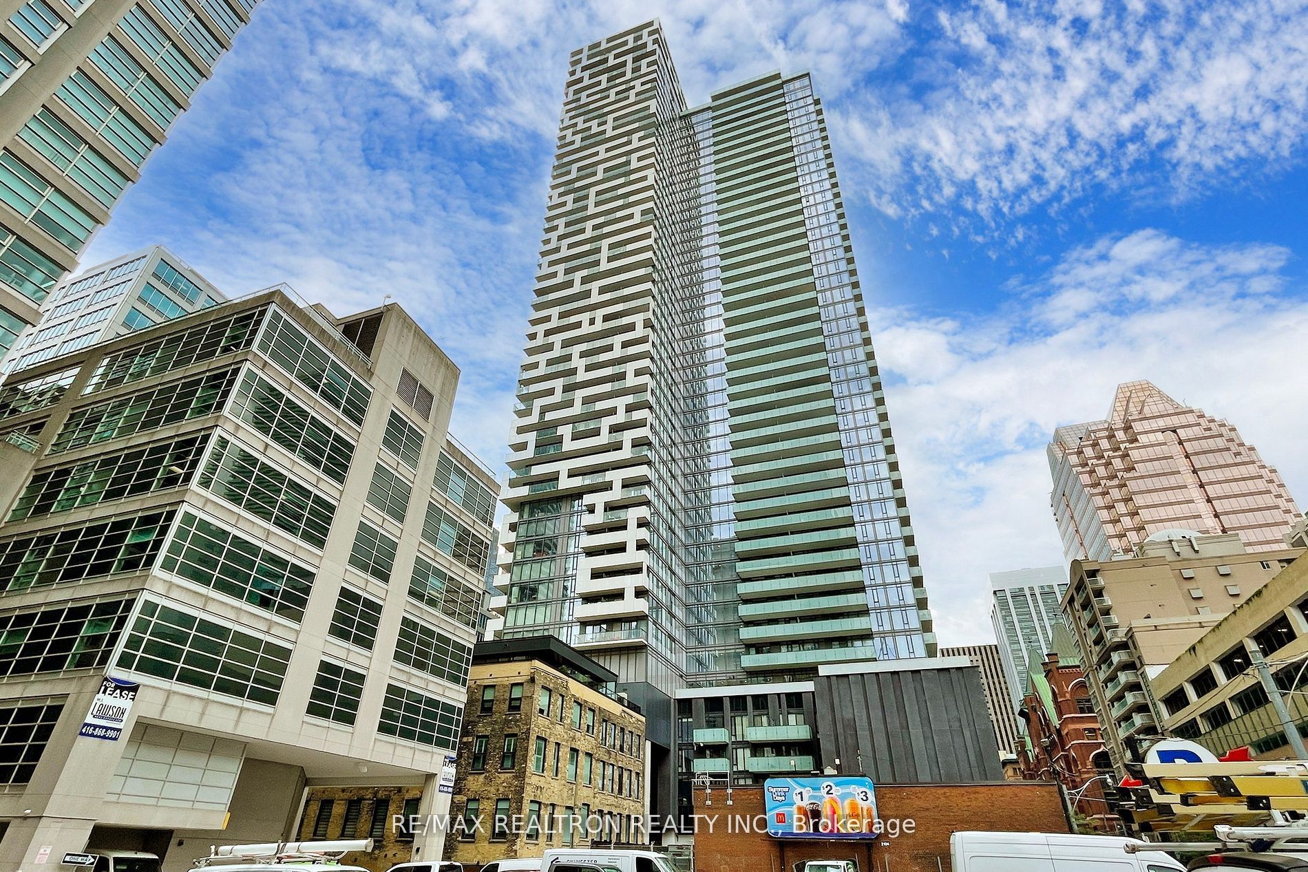 25 Richmond Street E 2809, Toronto, ON M5C 0A6 photo 2