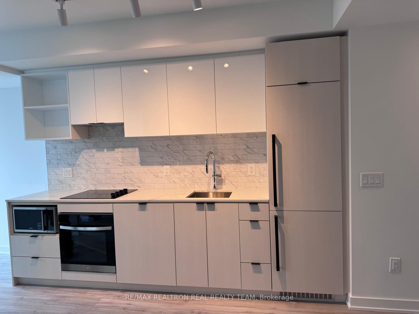 252 Church Street, Toronto, ON M5B 0E6 photo 3