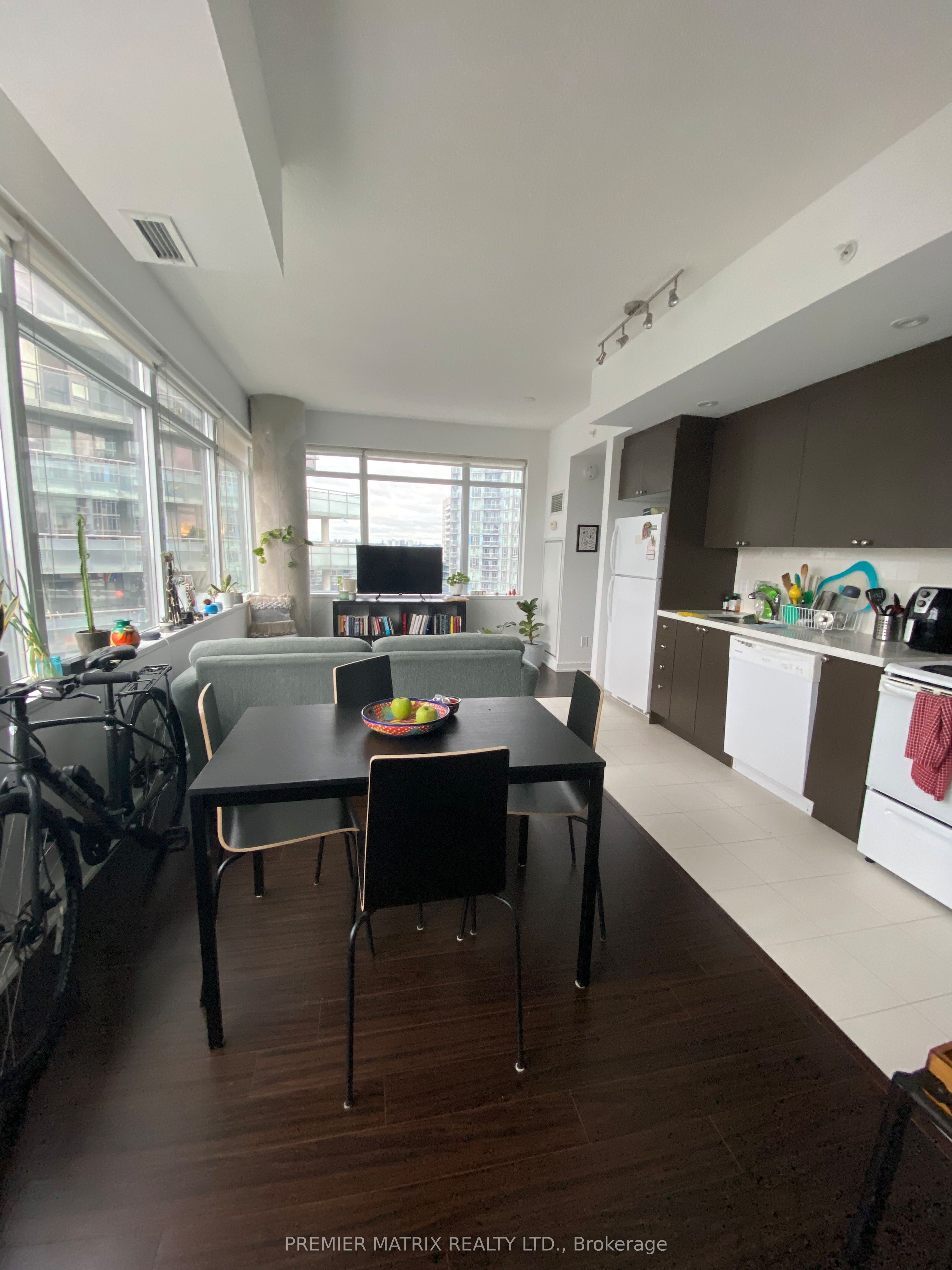 20 Joe Shuster Way 1417, Toronto, ON M6K 0A3 photo 4