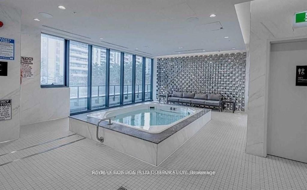 585 Bloor Street E 1415, Toronto, ON M4W 0B3 photo 3